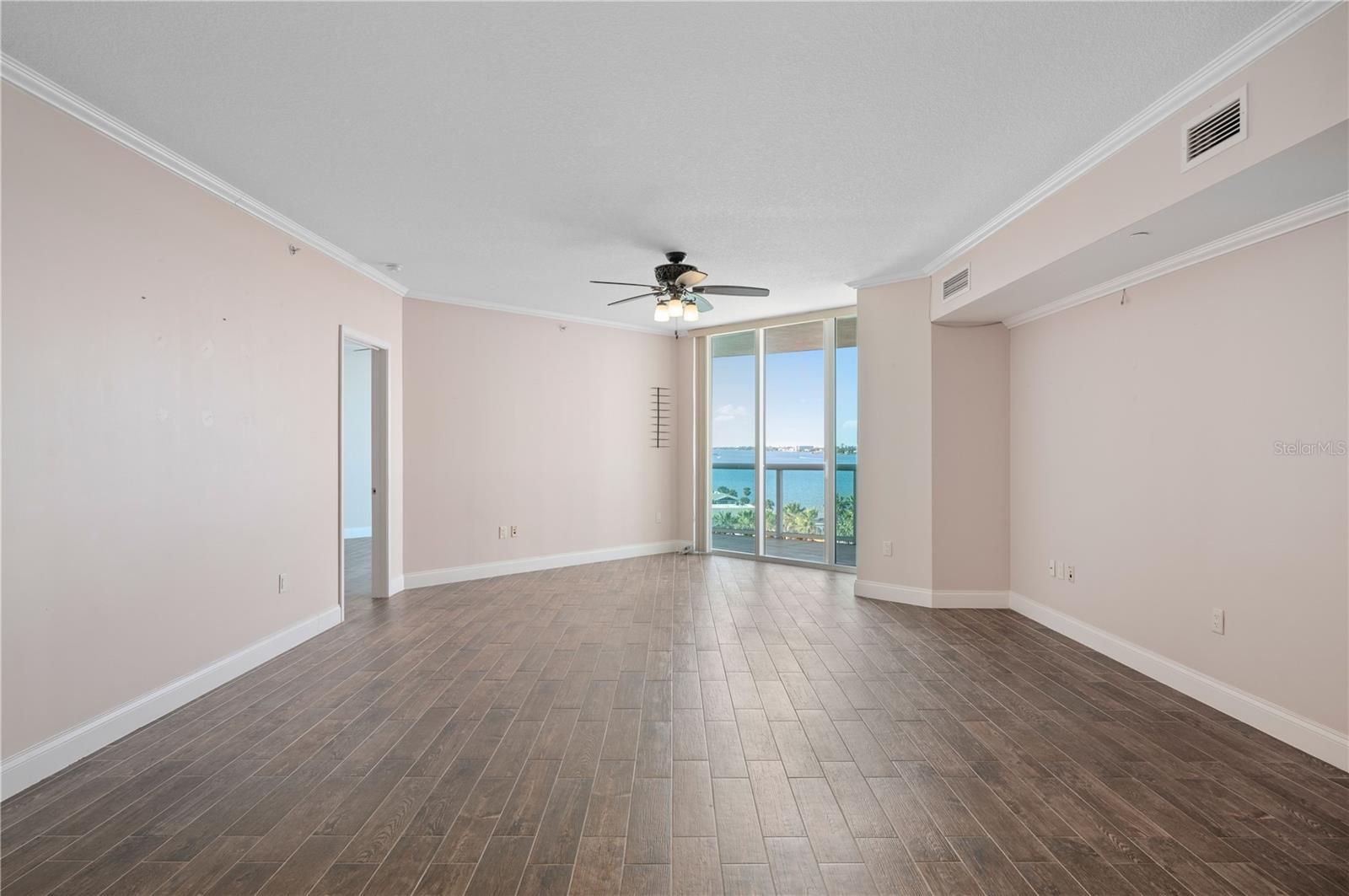 241 RIVERSIDE DR #704, HOLLY HILL, FL, 32117