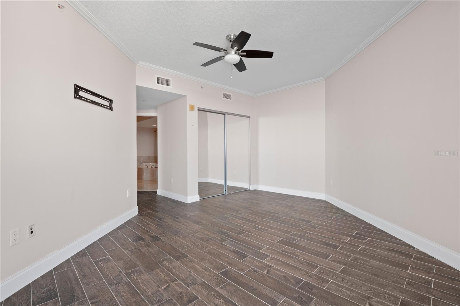 241 RIVERSIDE DR #704, HOLLY HILL, FL, 32117