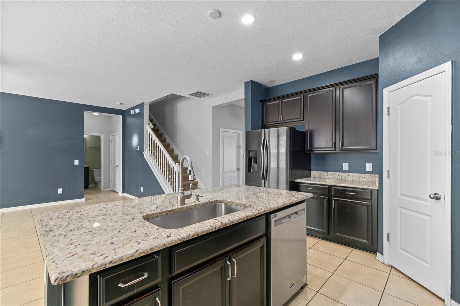 2572 LIMERICK CIR, GRAND ISLAND, FL, 32735