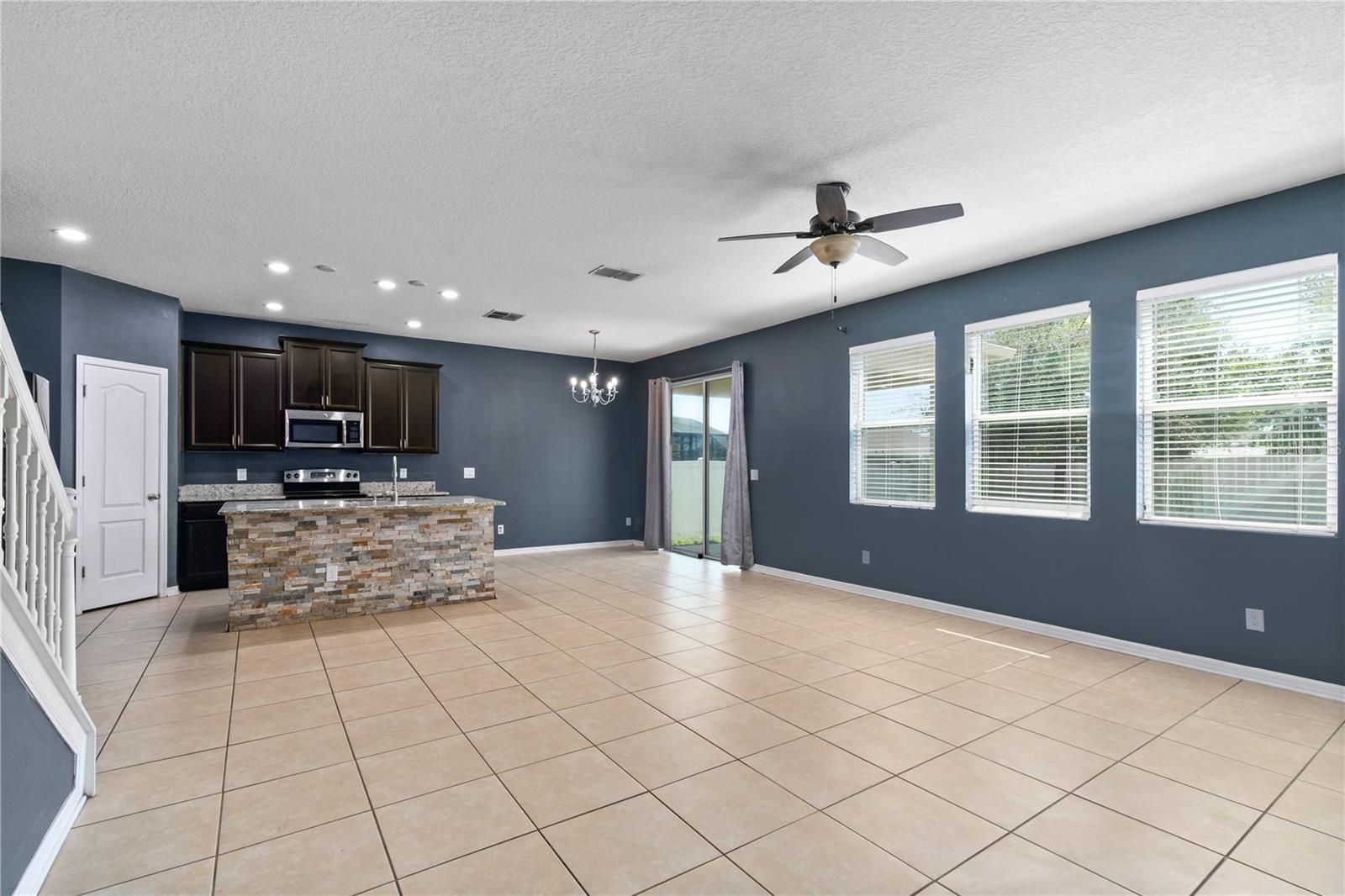 2572 LIMERICK CIR, GRAND ISLAND, FL, 32735