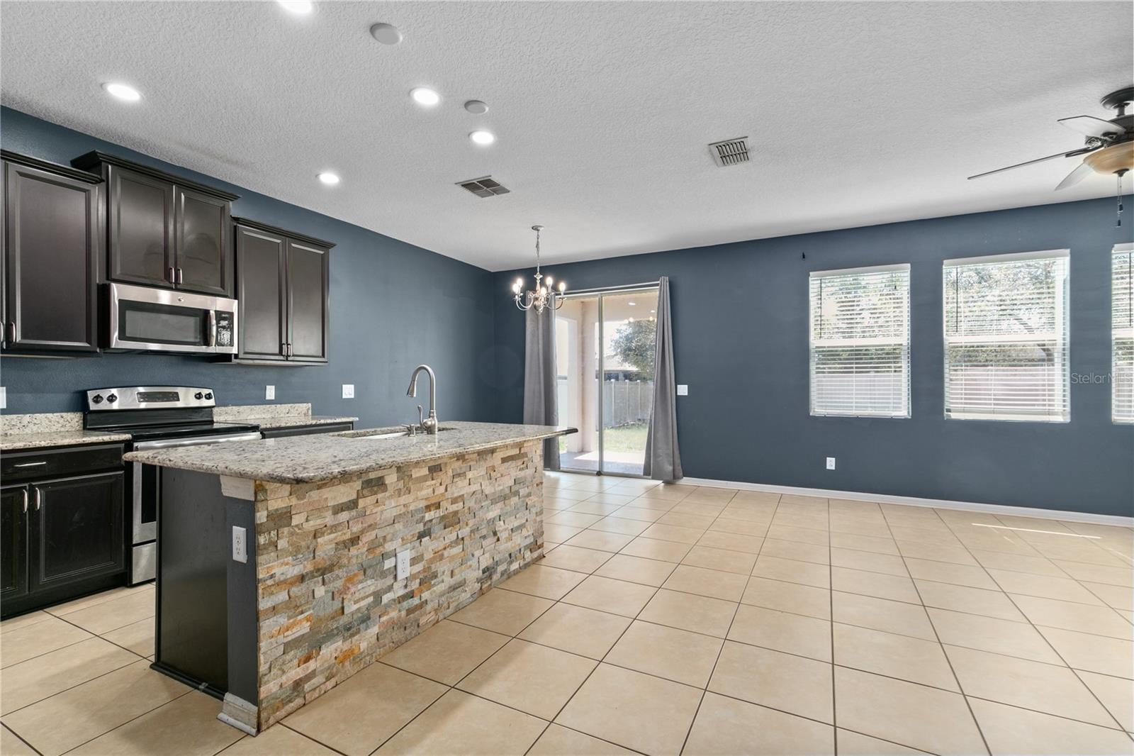 2572 LIMERICK CIR, GRAND ISLAND, FL, 32735