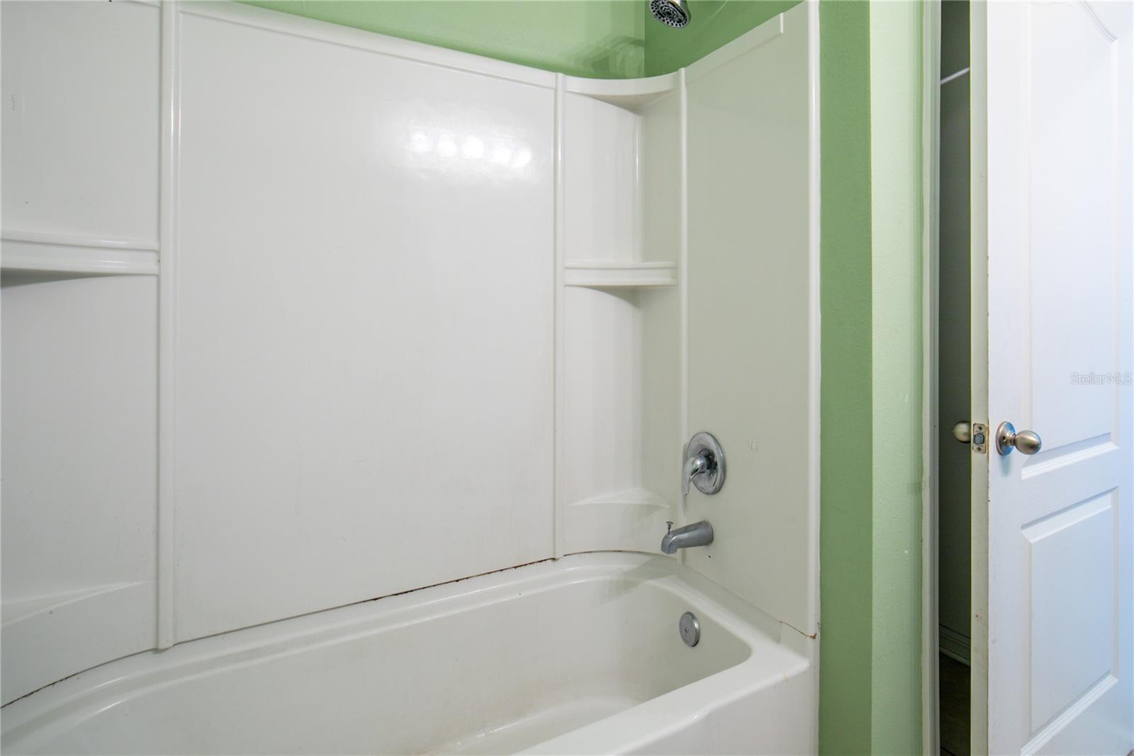 2572 LIMERICK CIR, GRAND ISLAND, FL, 32735