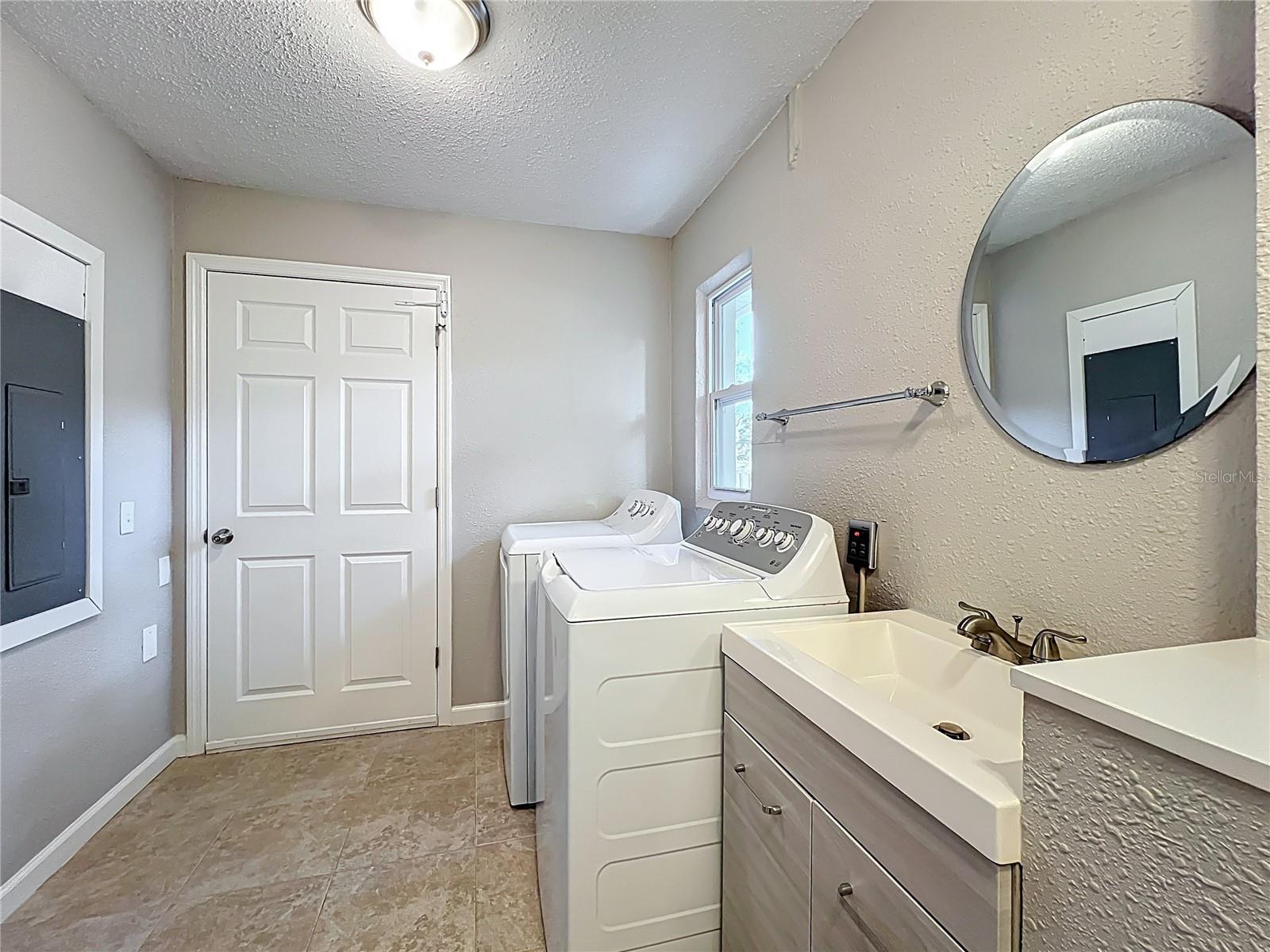 1201 KAPOK KOVE CIR, CLEARWATER, FL, 33759