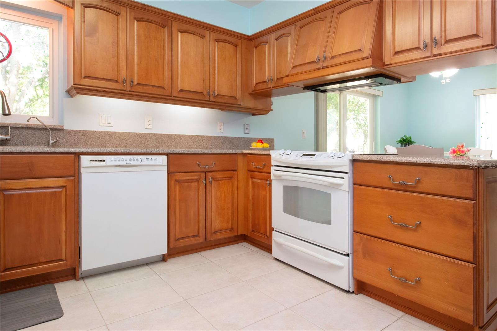 1803 NEW BEDFORD DR, SUN CITY CENTER, FL, 33573