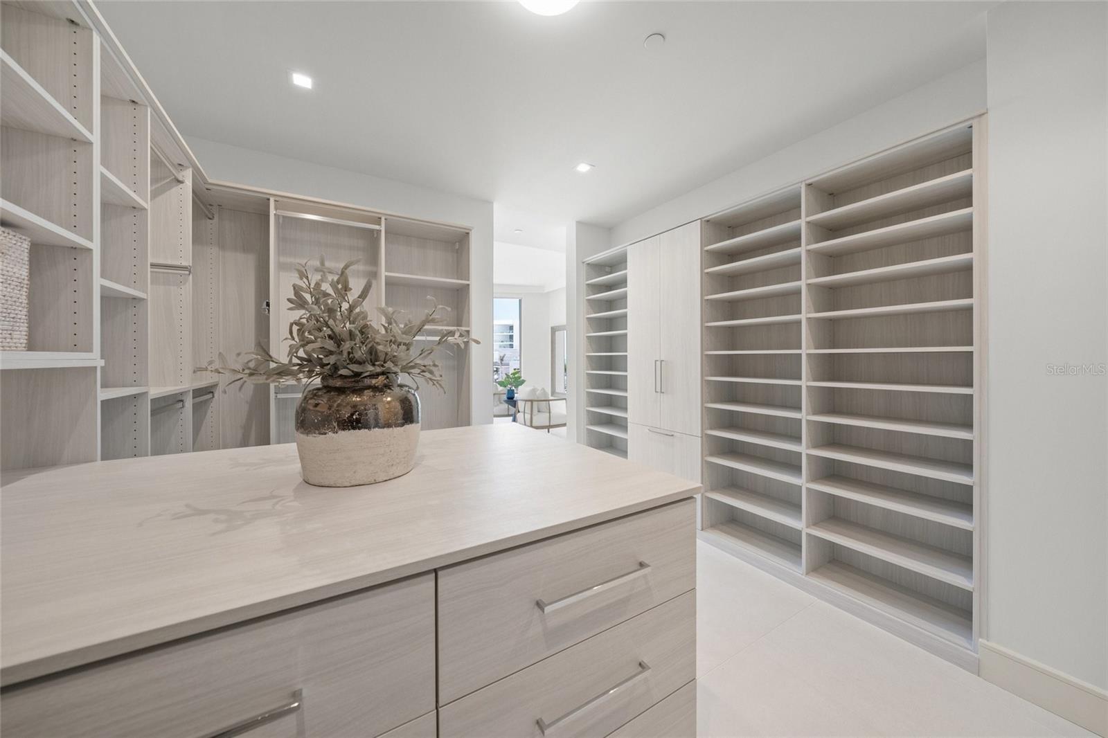 1581 GULF OF MEXICO DR #308, LONGBOAT KEY, FL, 34228