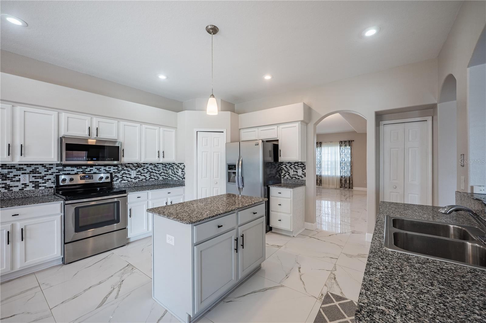 31028 BACLAN DR, WESLEY CHAPEL, FL, 33545
