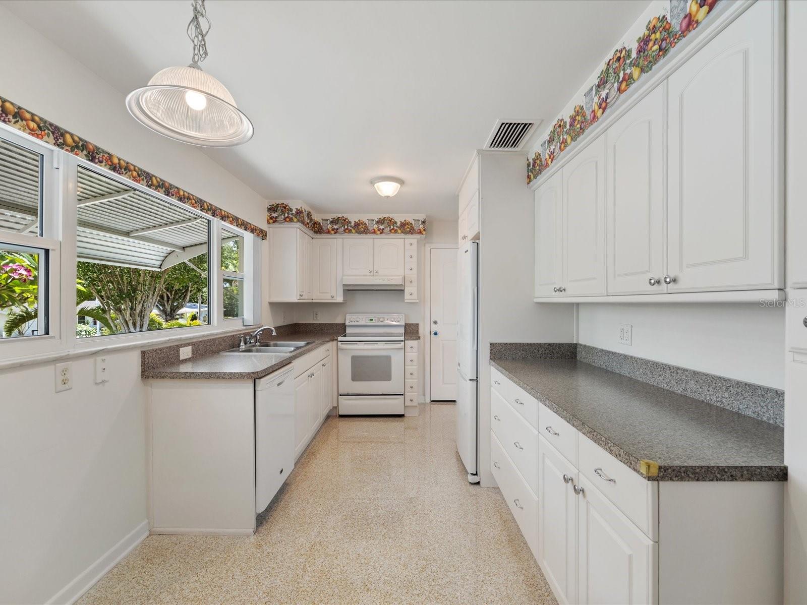 1531 PICARDY CIR, CLEARWATER, FL, 33755