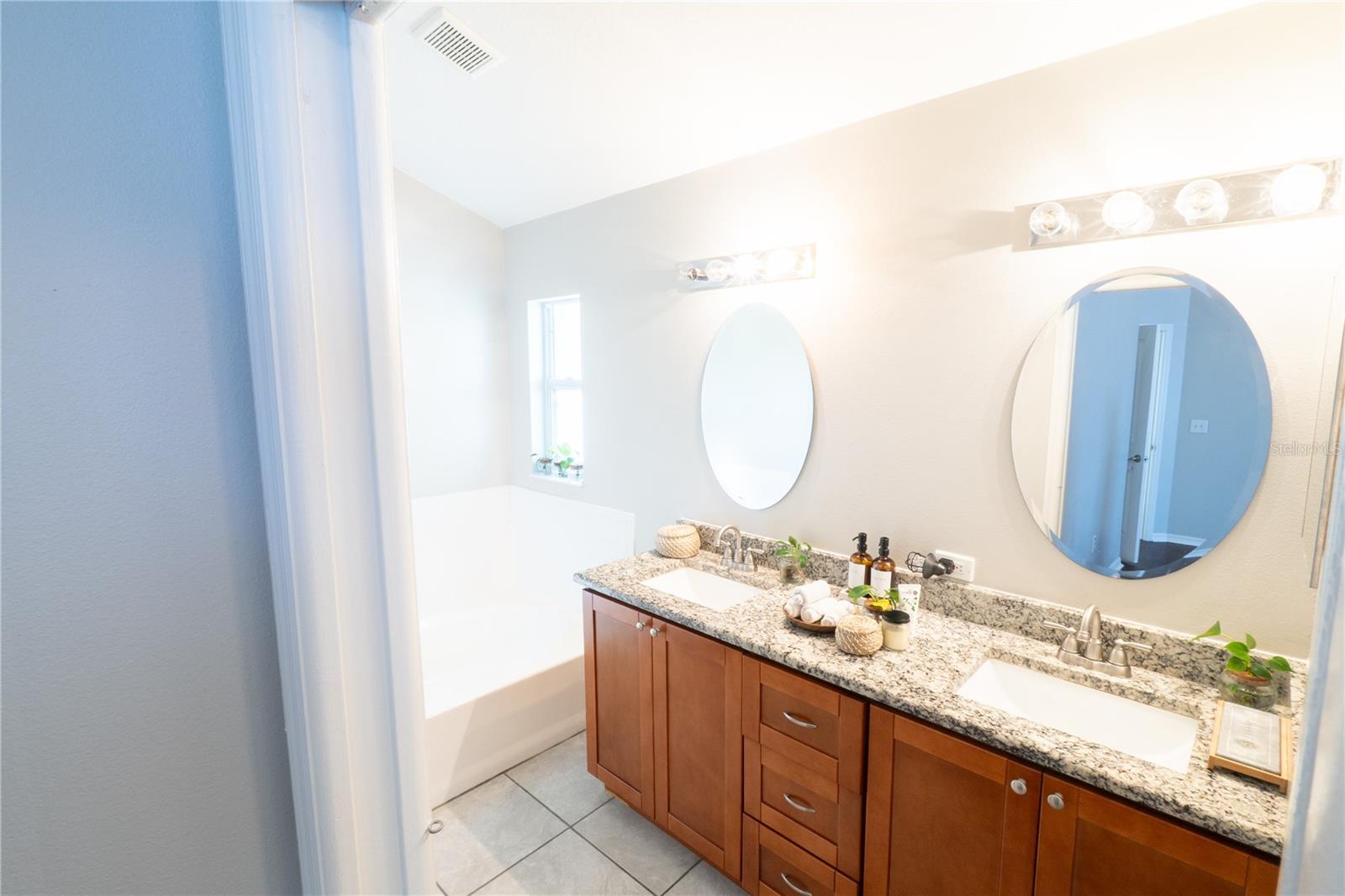 28816 SKYGLADE PL, WESLEY CHAPEL, FL, 33543