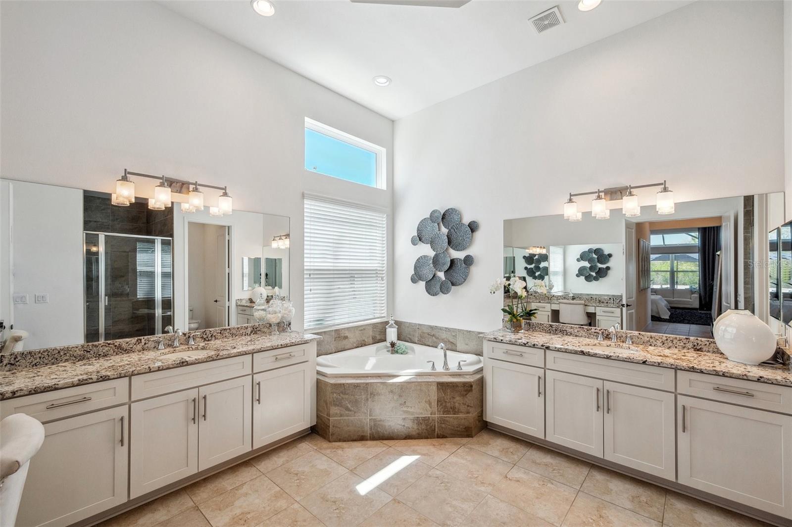 2600 COCO PALM CIR, WESLEY CHAPEL, FL, 33543