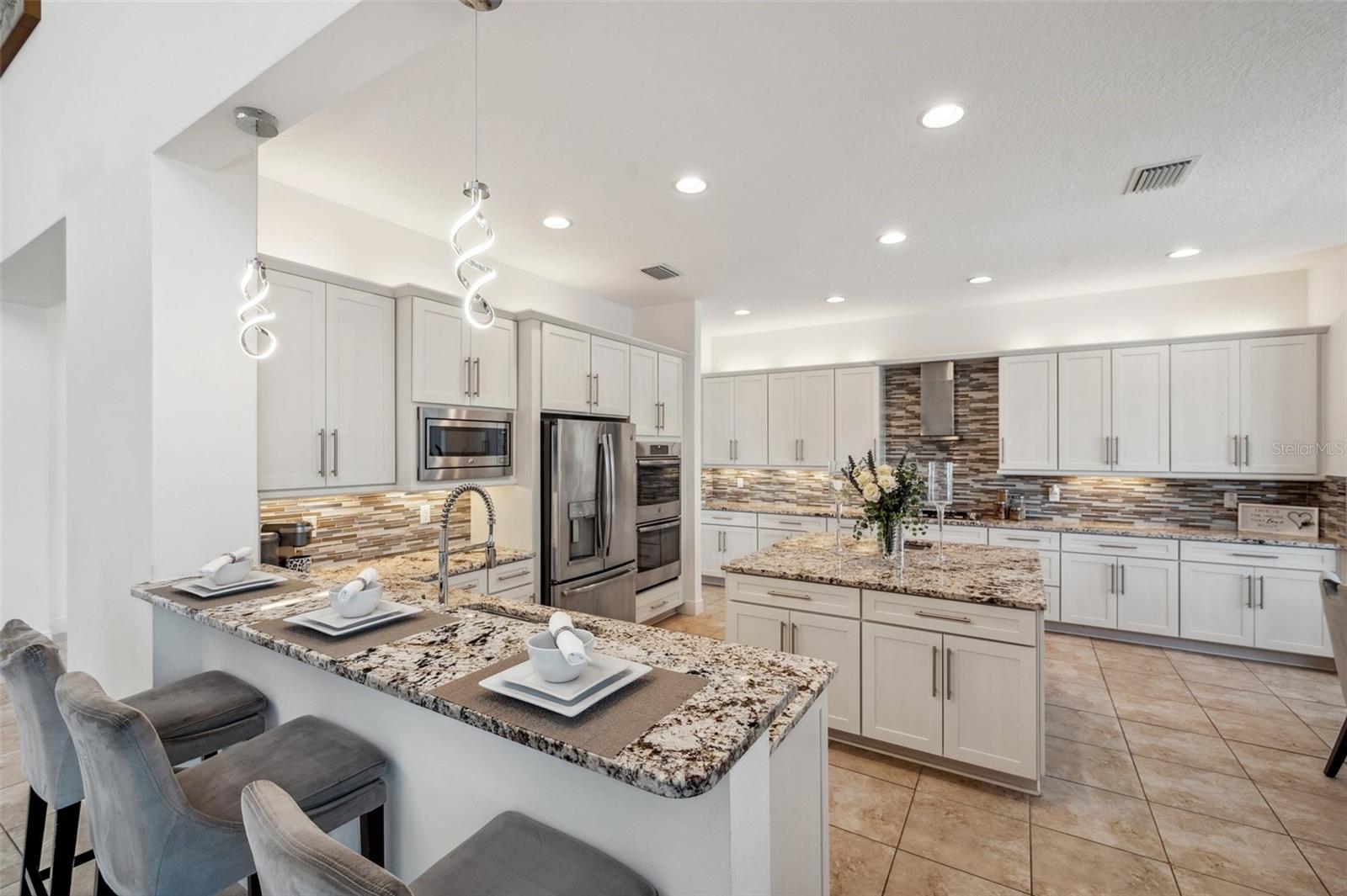 2600 COCO PALM CIR, WESLEY CHAPEL, FL, 33543