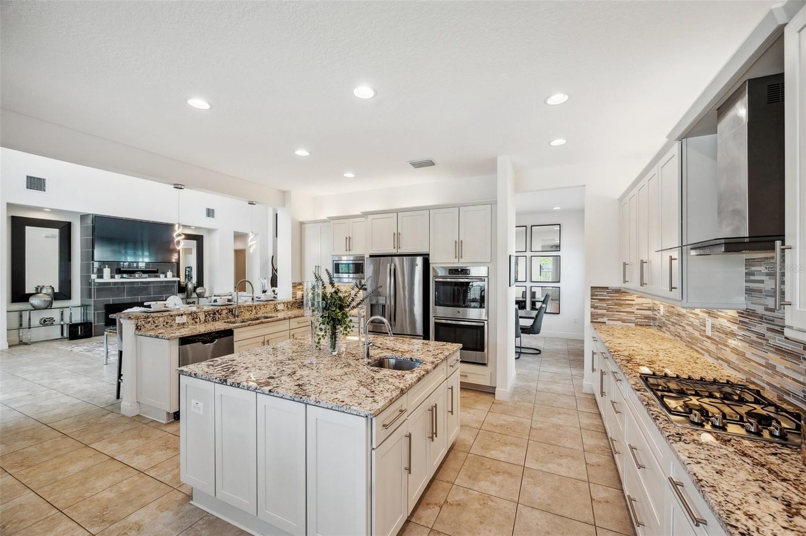 2600 COCO PALM CIR, WESLEY CHAPEL, FL, 33543