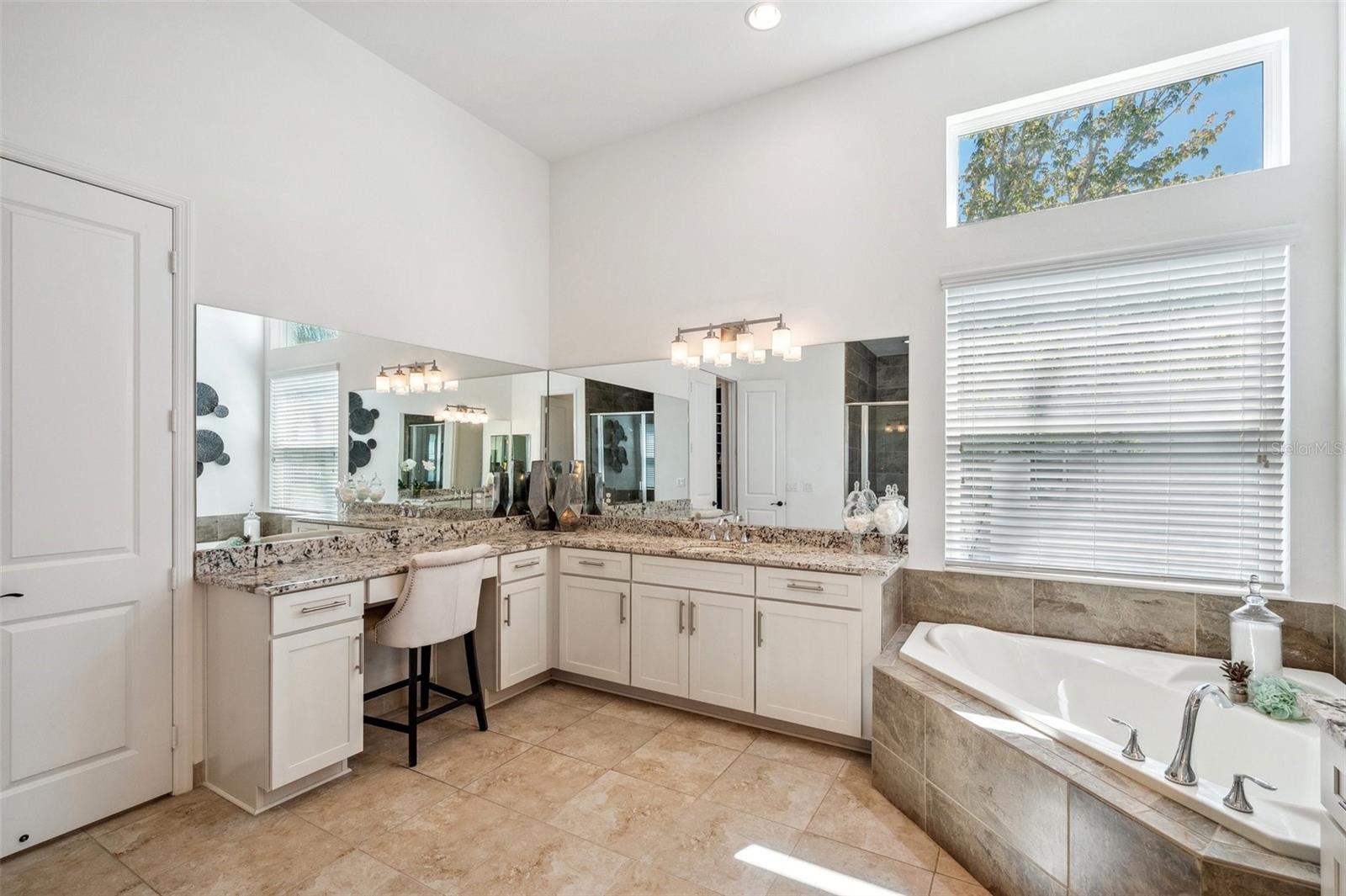 2600 COCO PALM CIR, WESLEY CHAPEL, FL, 33543