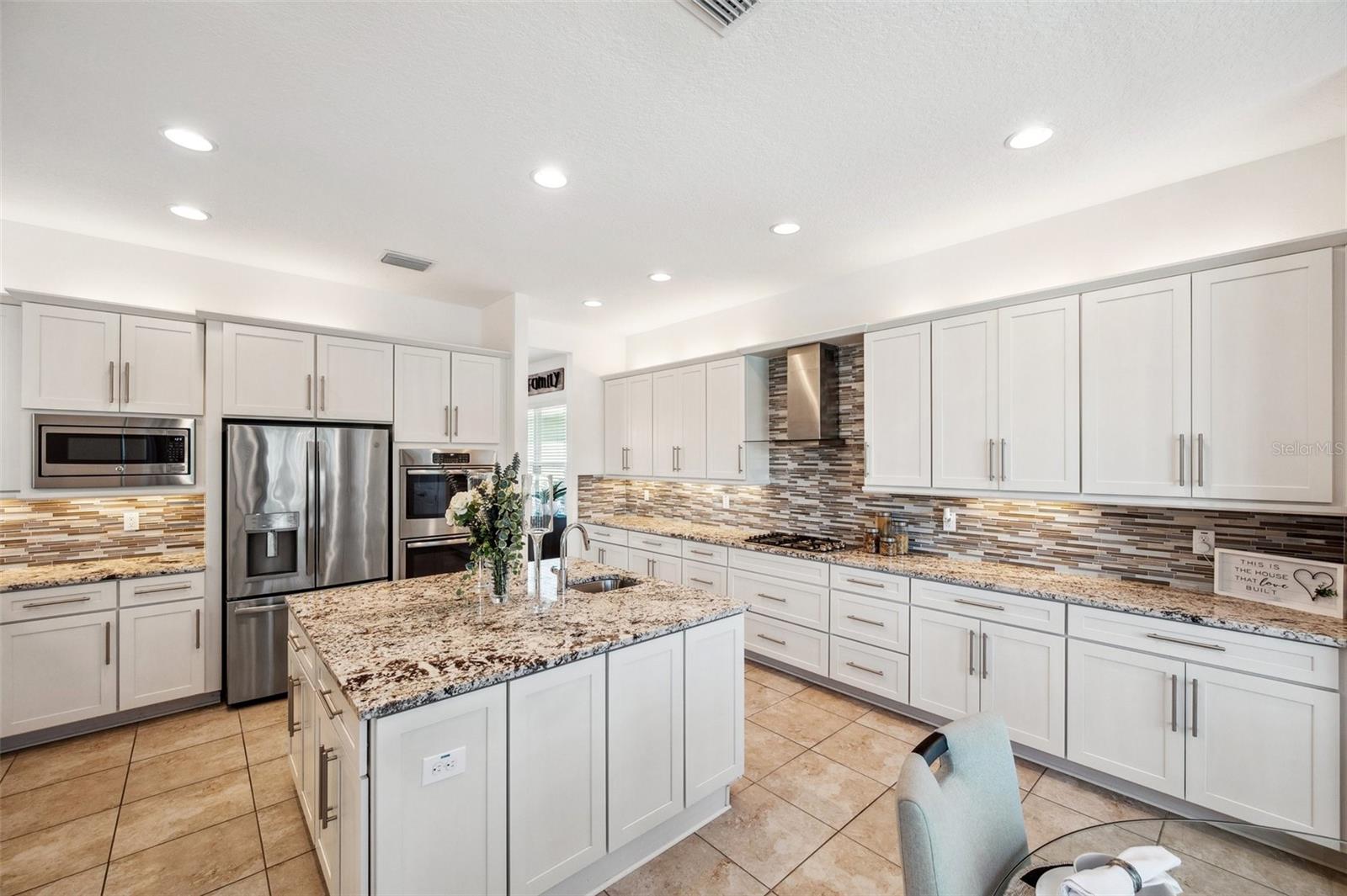 2600 COCO PALM CIR, WESLEY CHAPEL, FL, 33543