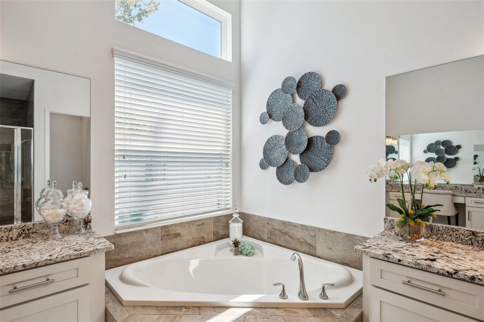 2600 COCO PALM CIR, WESLEY CHAPEL, FL, 33543