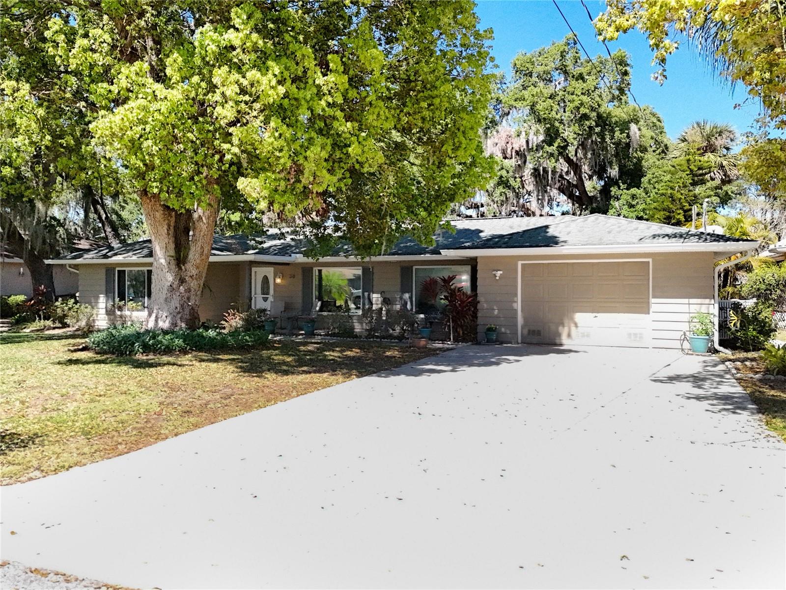 38 ORANGE BLOSSOM TRL, YALAHA, FL, 34797