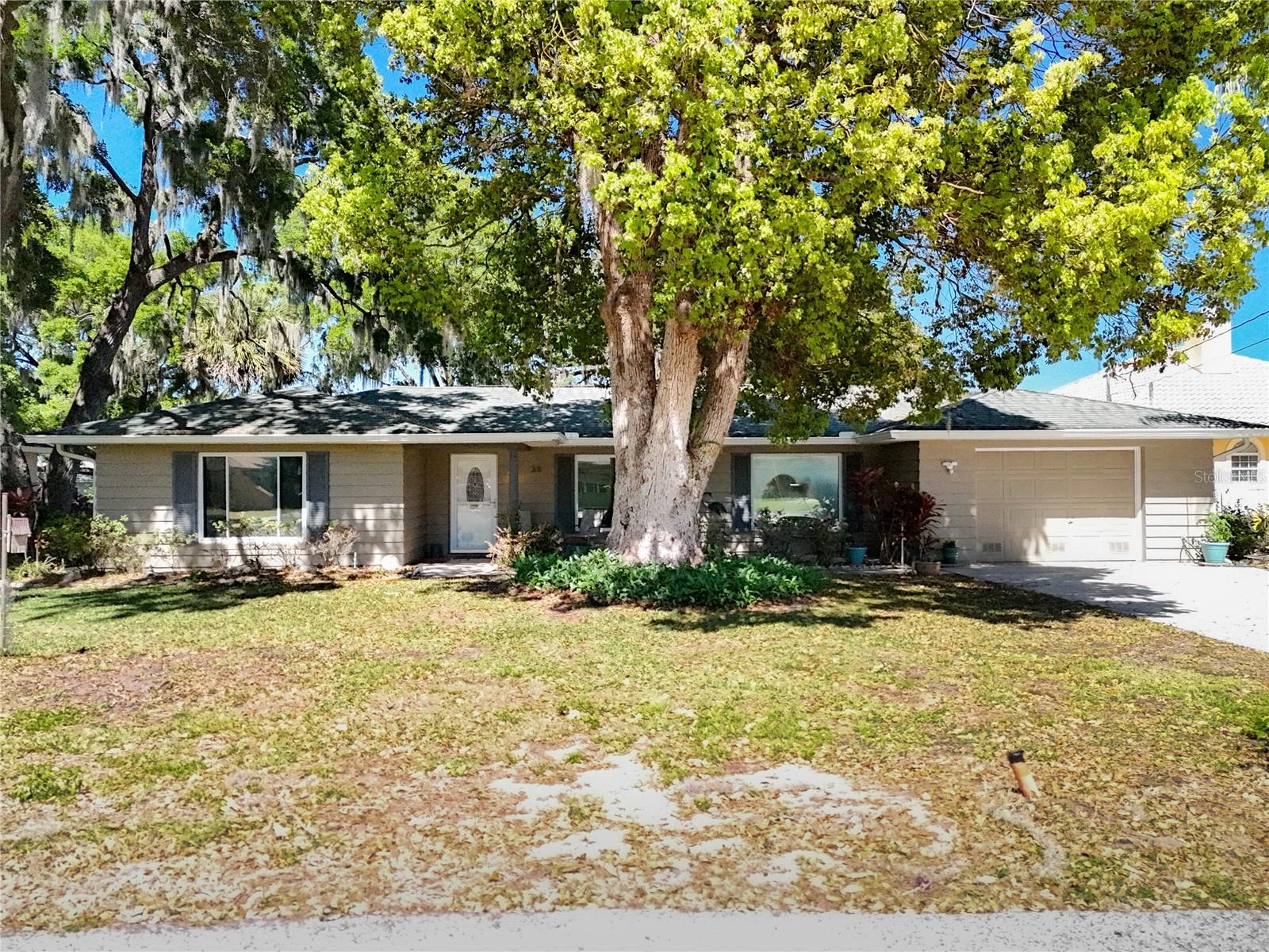 38 ORANGE BLOSSOM TRL, YALAHA, FL, 34797