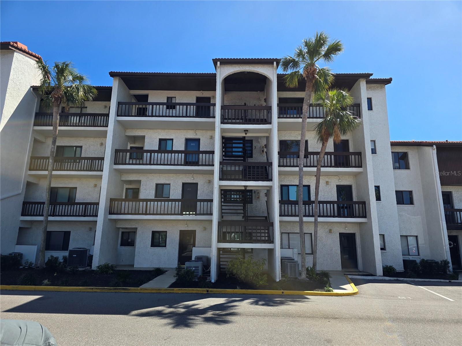 1624 STICKNEY POINT RD #101, SARASOTA, FL, 34231
