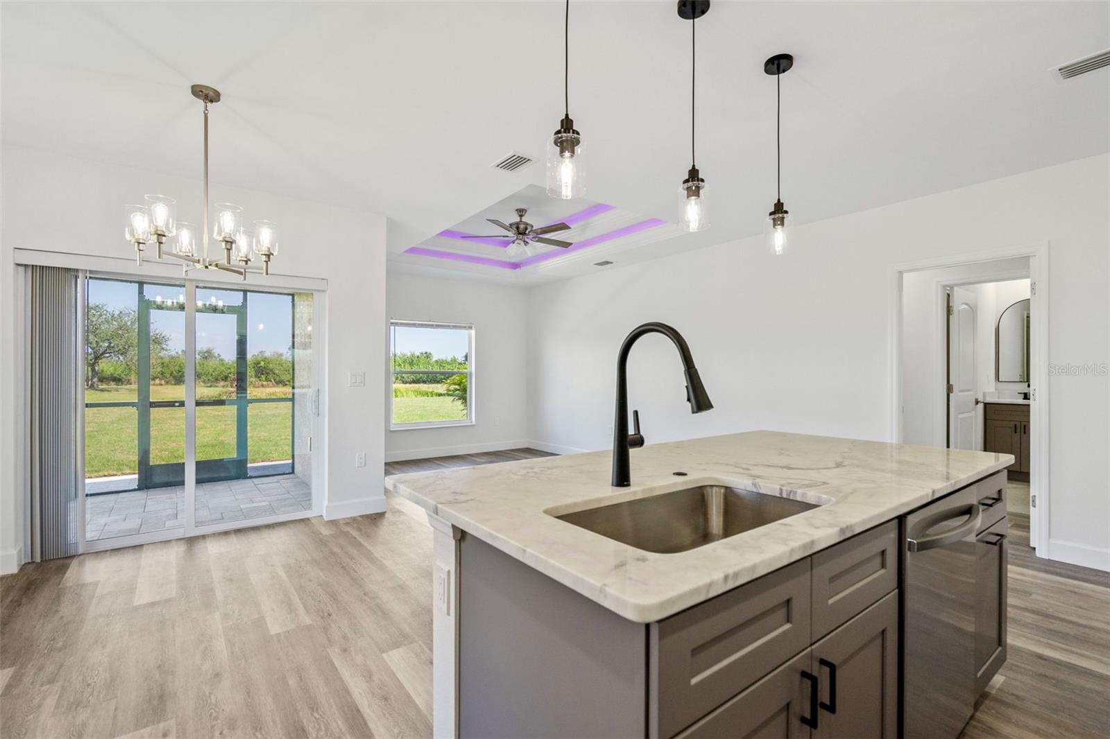 24 DONLON DR, ROTONDA WEST, FL, 33947