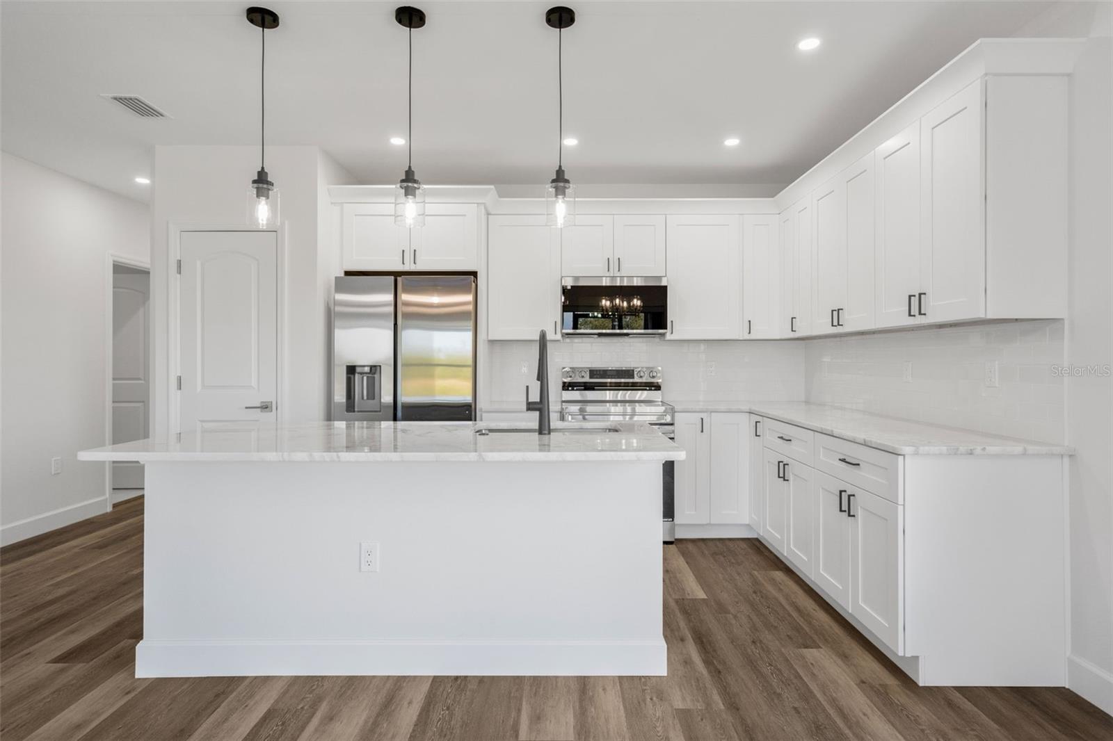 24 DONLON DR, ROTONDA WEST, FL, 33947