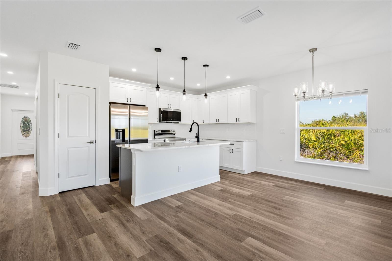 24 DONLON DR, ROTONDA WEST, FL, 33947