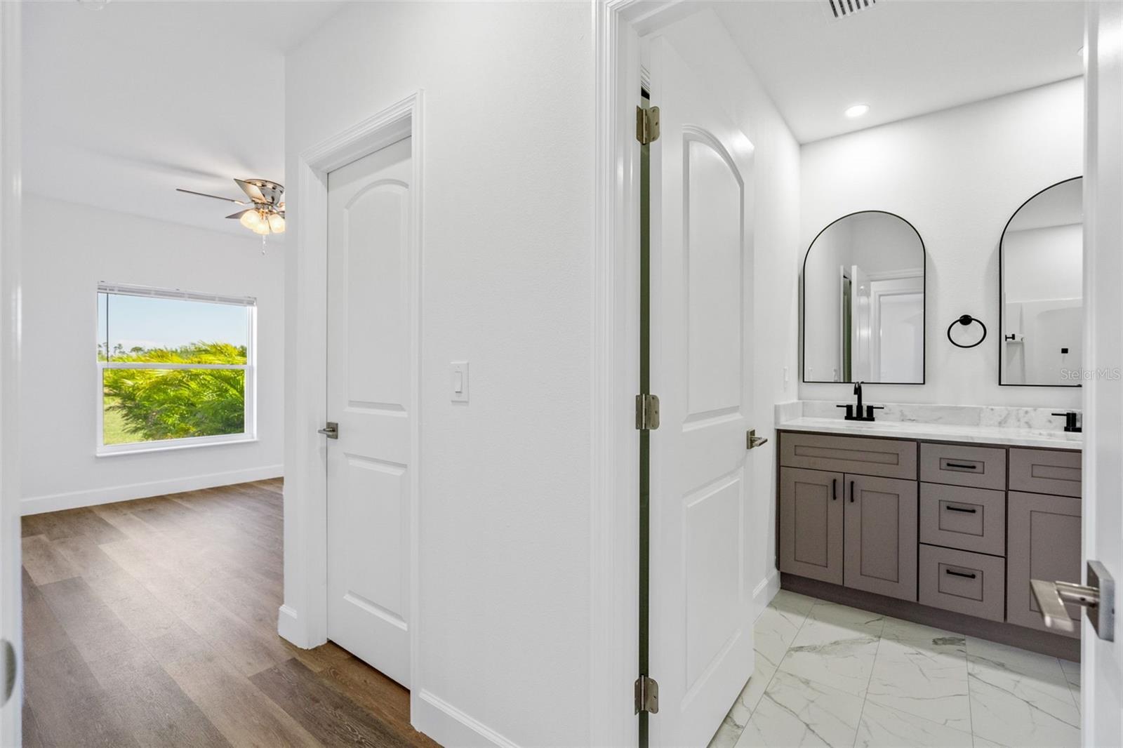 24 DONLON DR, ROTONDA WEST, FL, 33947