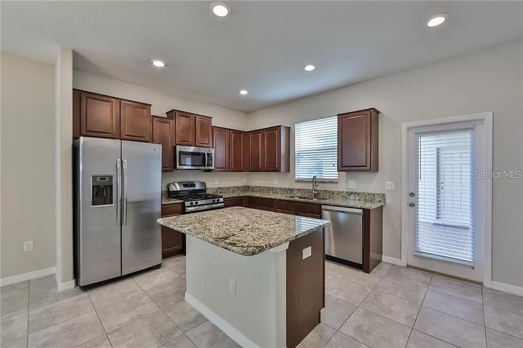 7325 PARKSHORE DR, APOLLO BEACH, FL, 33572