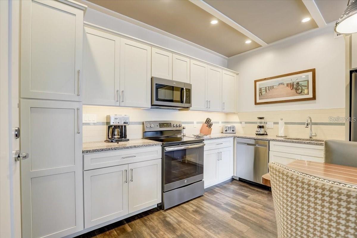 5325 MARINA DRIVE #423, HOLMES BEACH, FL, 34217