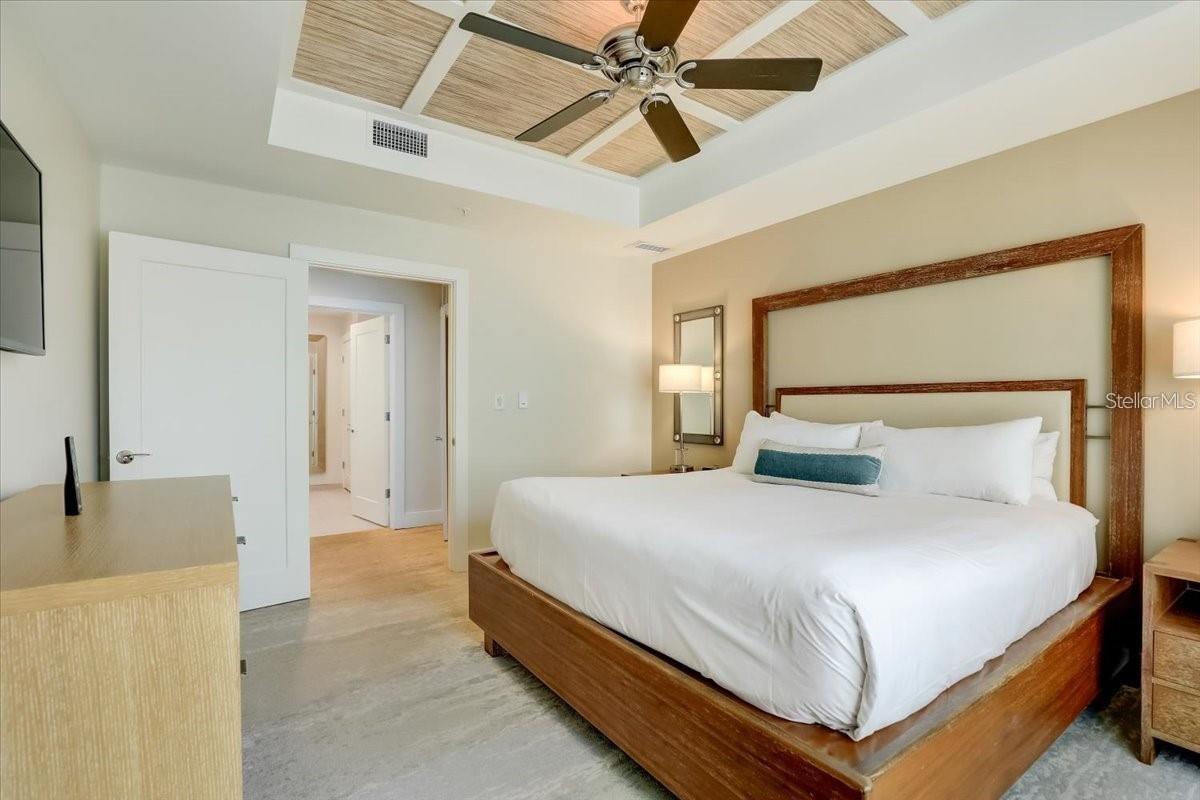 5325 MARINA DRIVE #423, HOLMES BEACH, FL, 34217