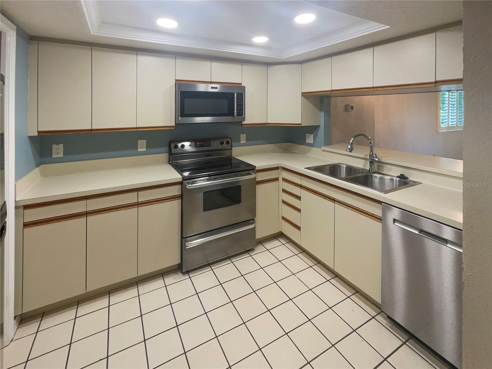 9665 TARA CAY CT #41, SEMINOLE, FL, 33776