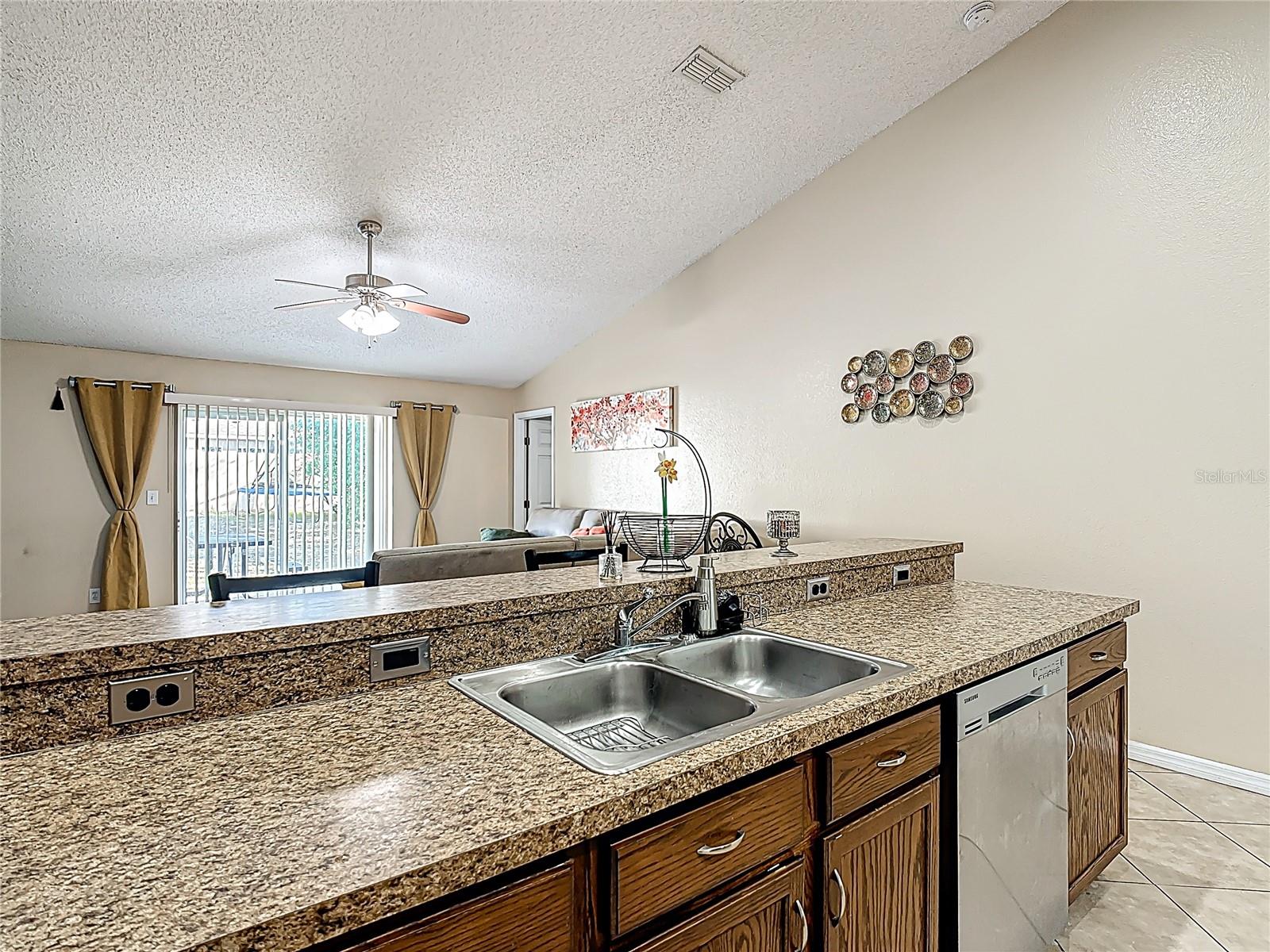 556 HUMMINGBIRD CT, KISSIMMEE, FL, 34759