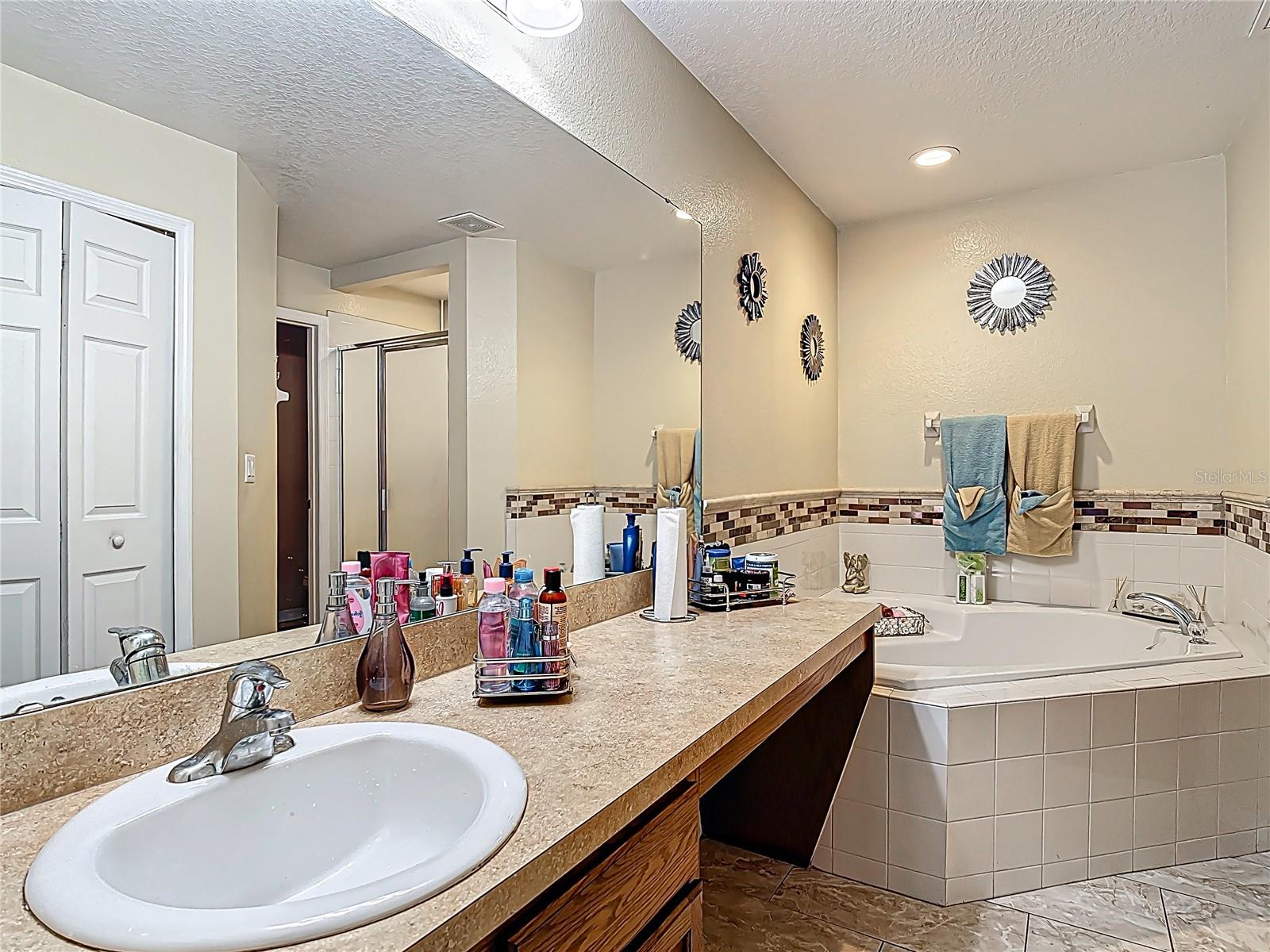 556 HUMMINGBIRD CT, KISSIMMEE, FL, 34759