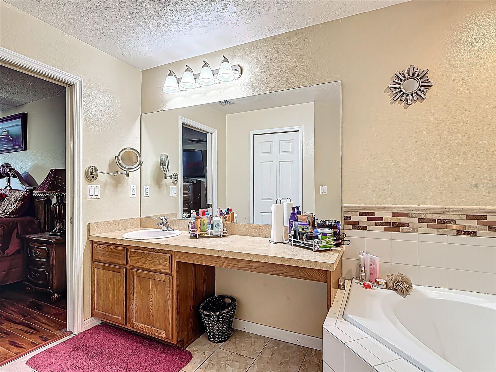 556 HUMMINGBIRD CT, KISSIMMEE, FL, 34759