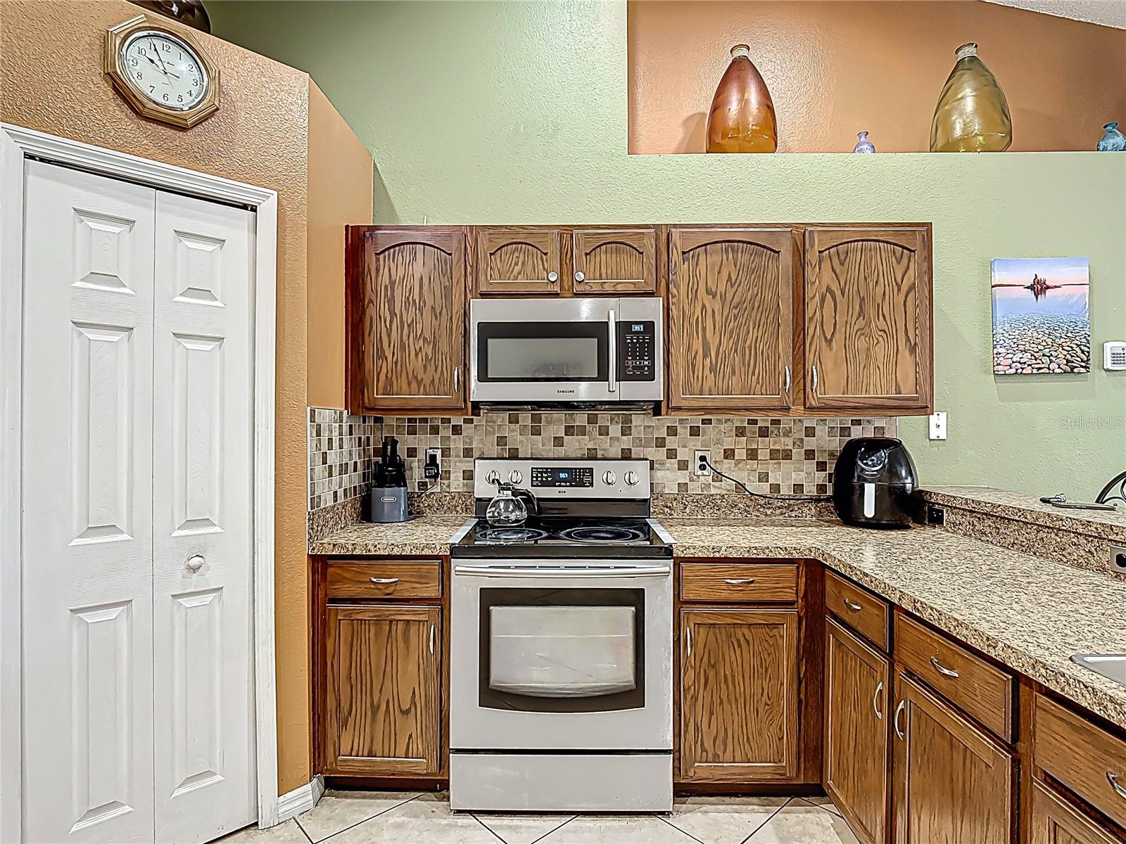 556 HUMMINGBIRD CT, KISSIMMEE, FL, 34759