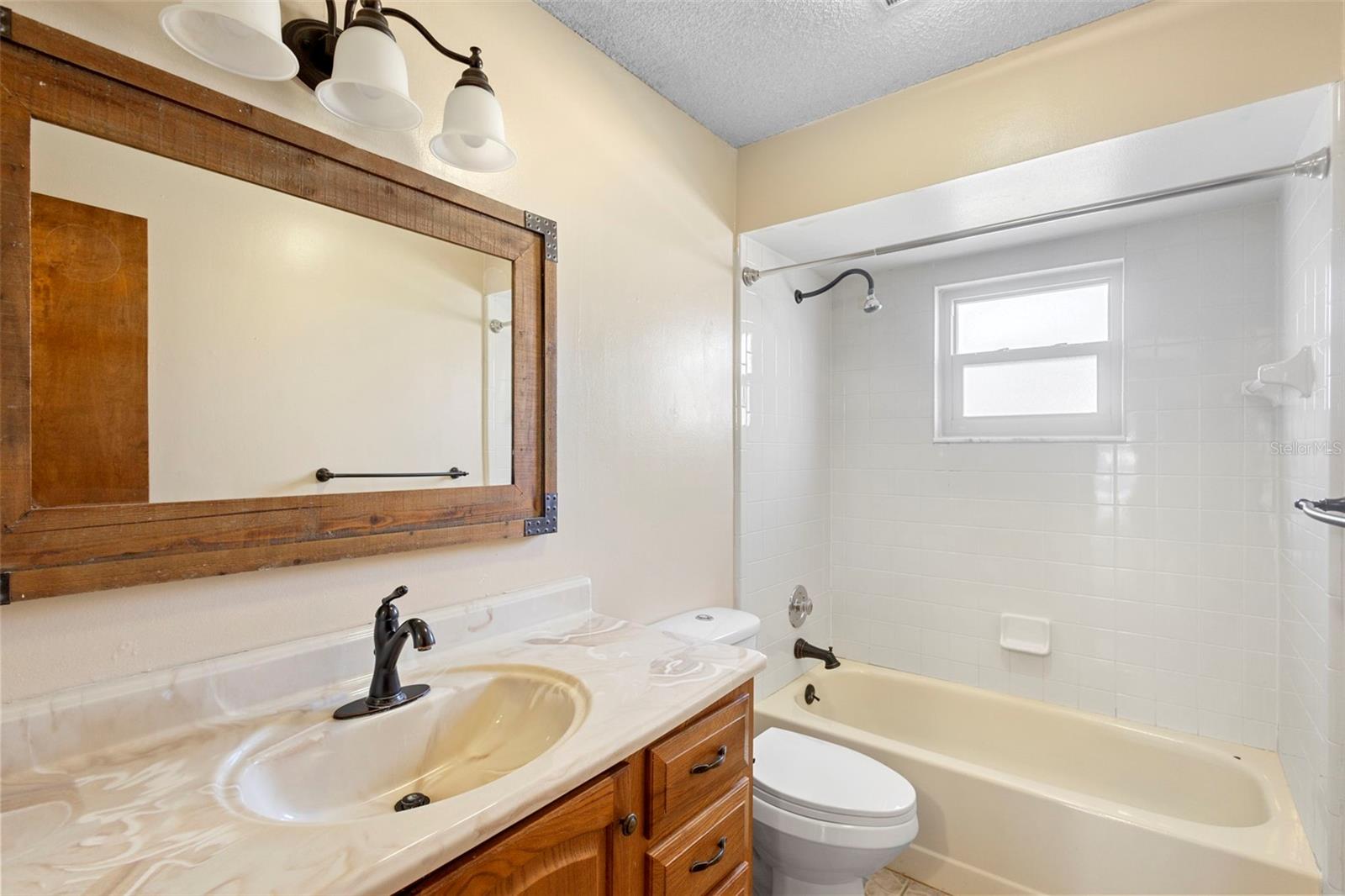 947 N ATMORE CIR, DELTONA, FL, 32725