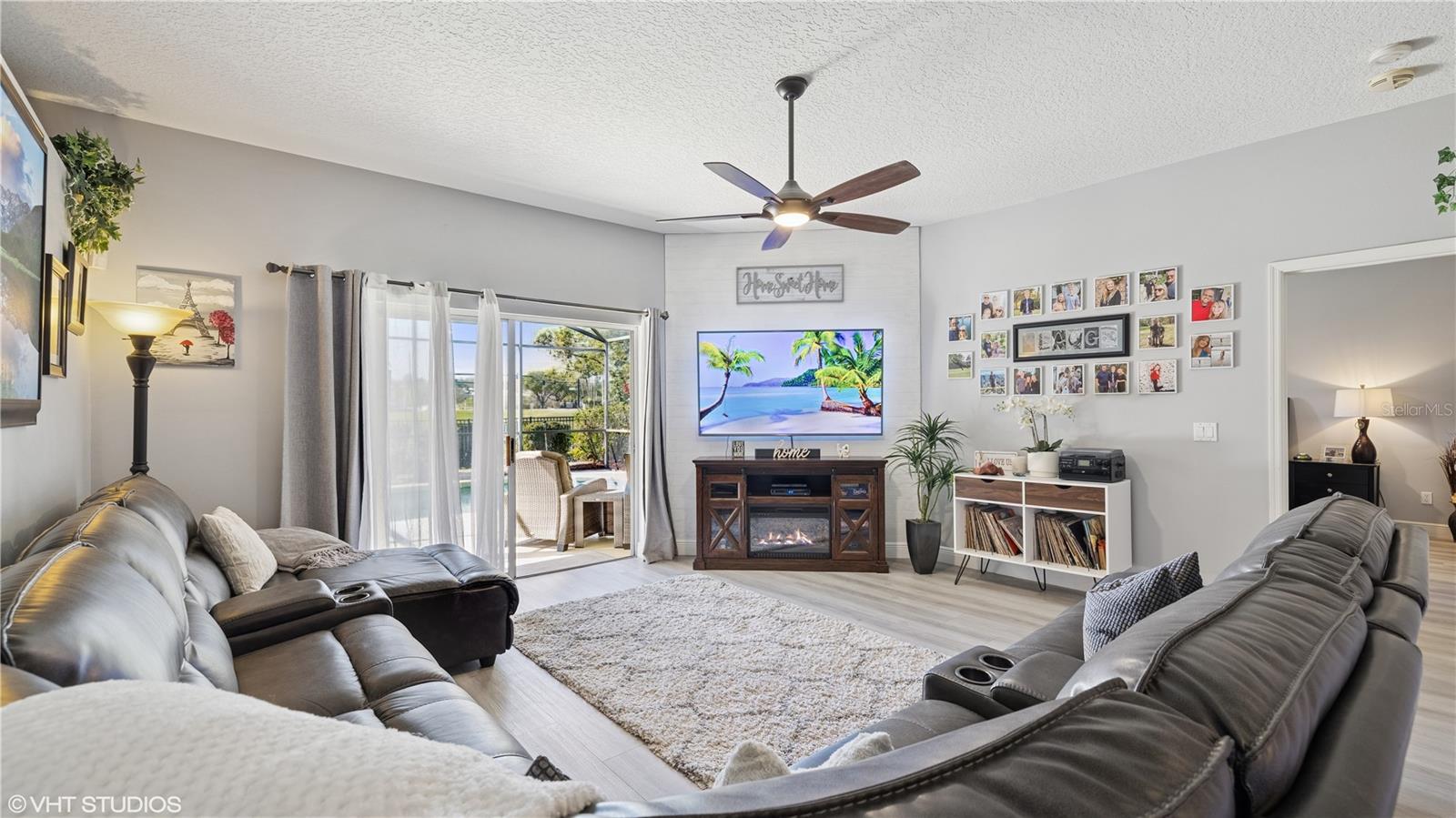 2412 STONE CROSS CIR, ORLANDO, FL, 32828