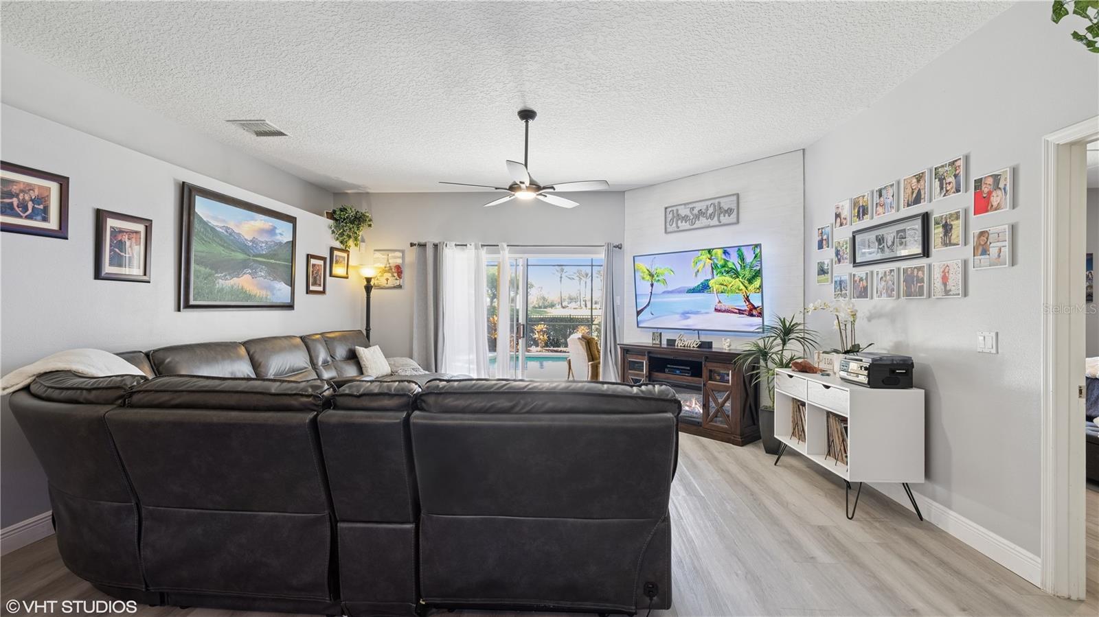 2412 STONE CROSS CIR, ORLANDO, FL, 32828