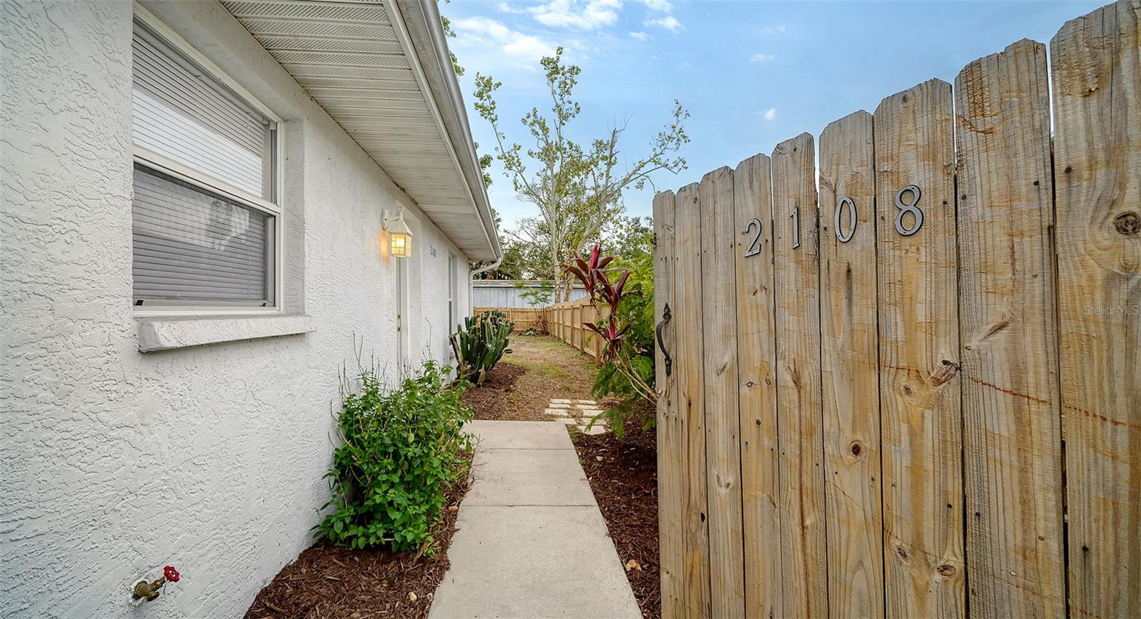 2106 ROSELAWN ST, SARASOTA, FL, 34231