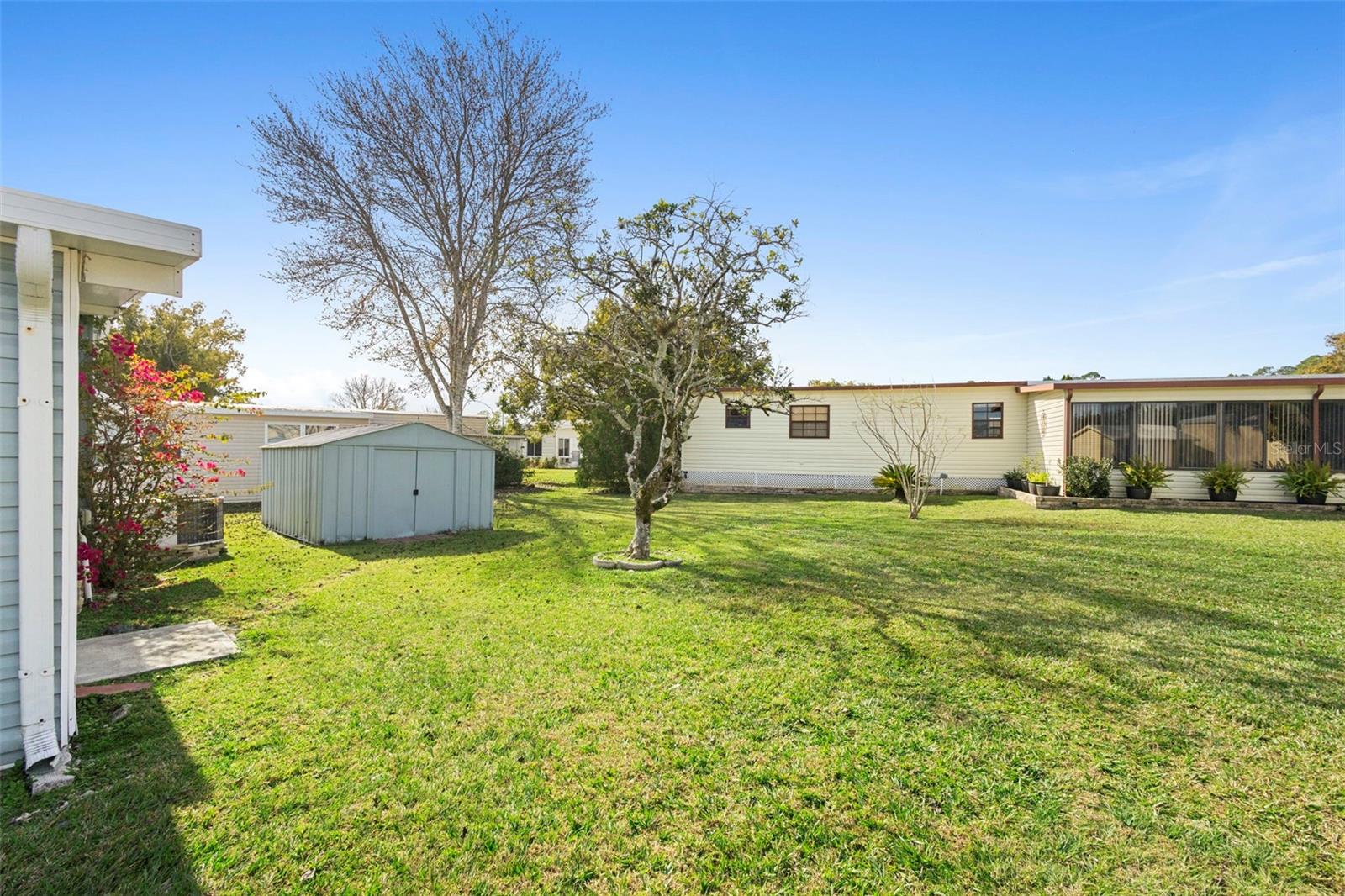 V4941713 Property Photo