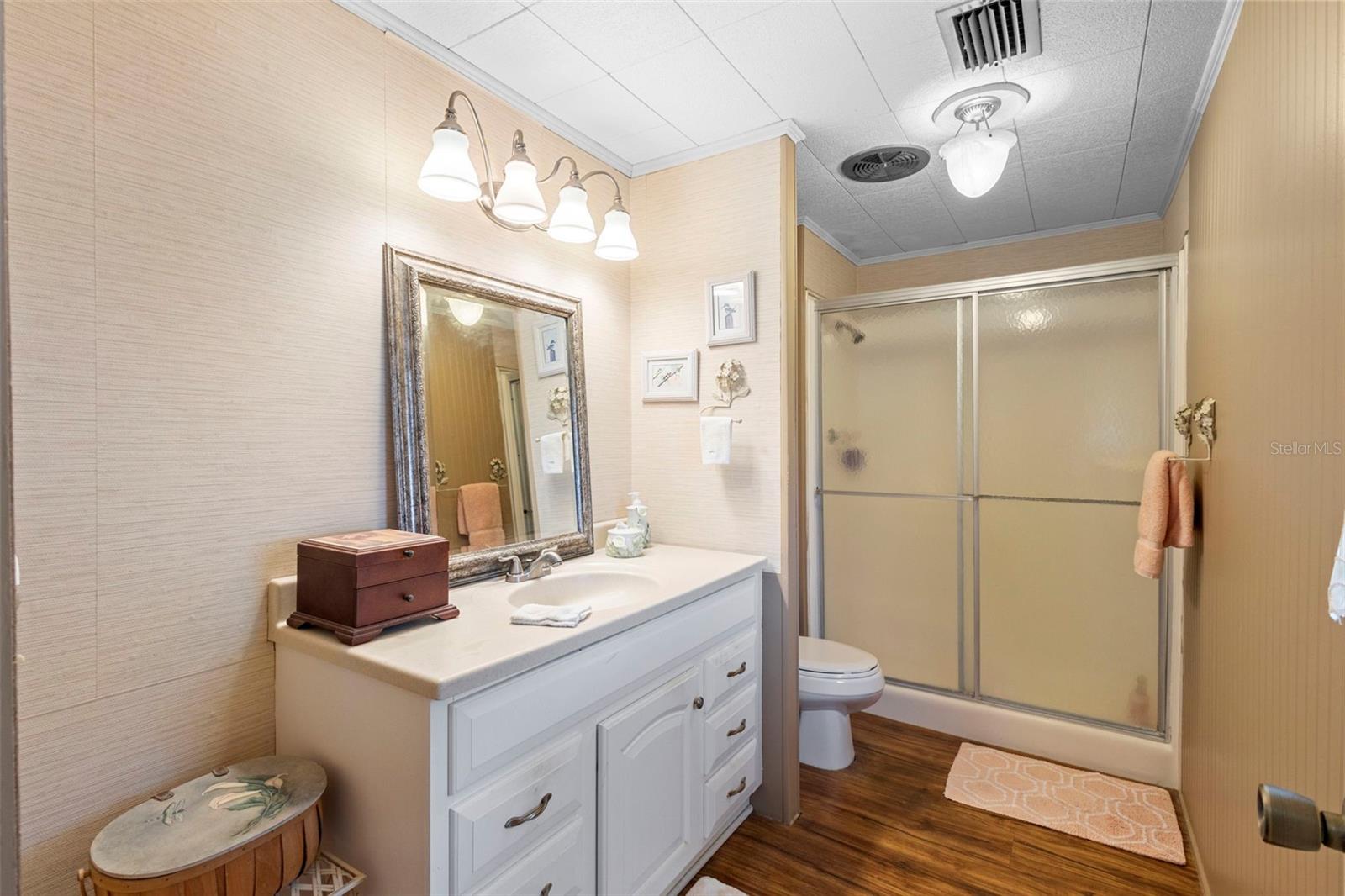 V4941713 Property Photo