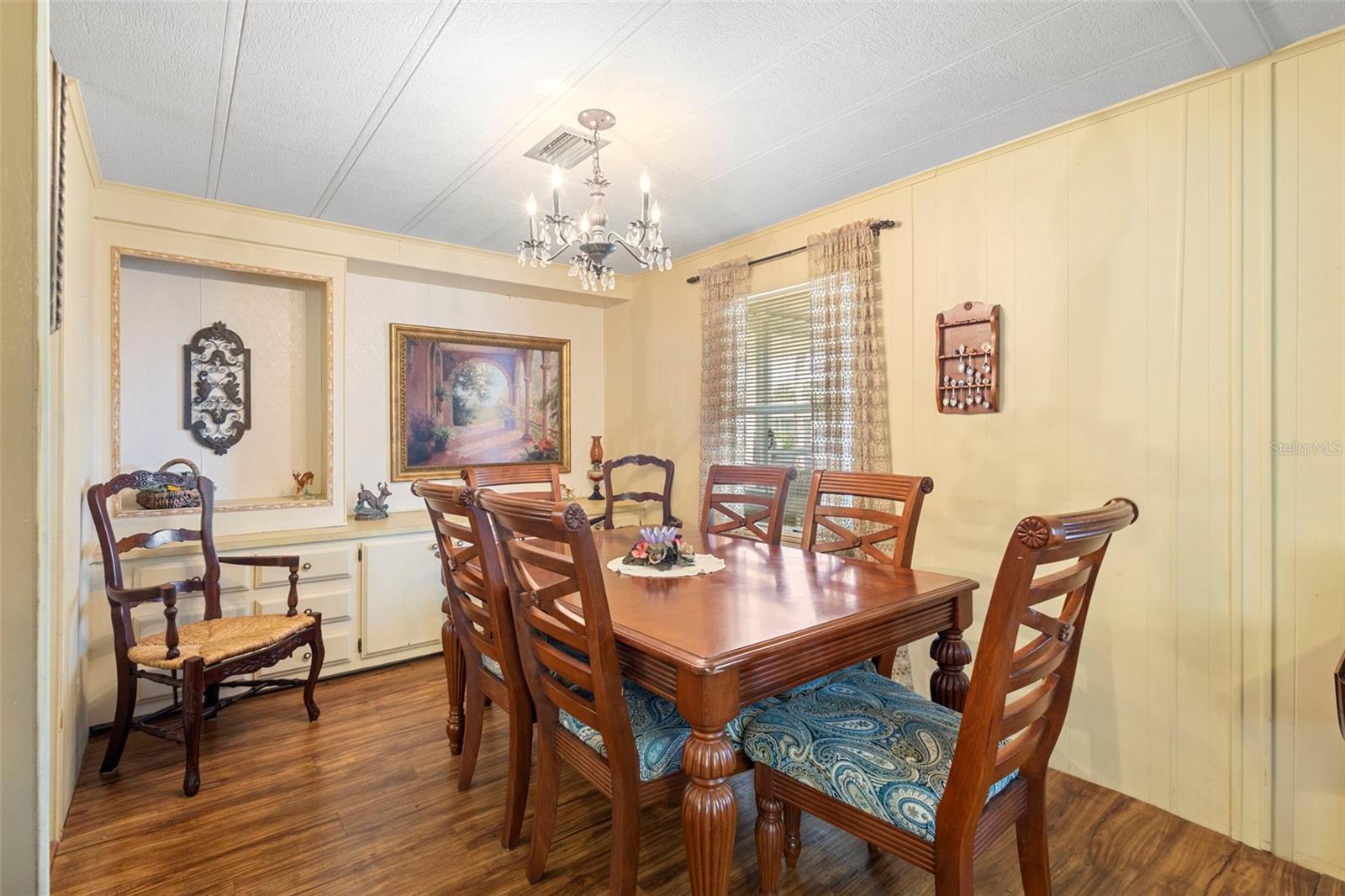 V4941713 Property Photo