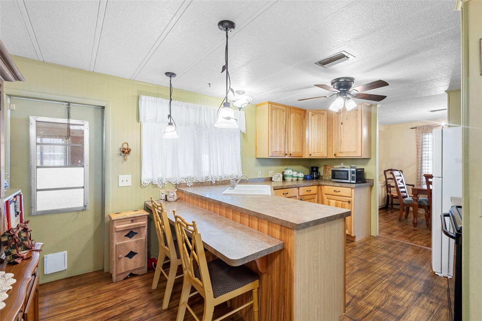 V4941713 Property Photo