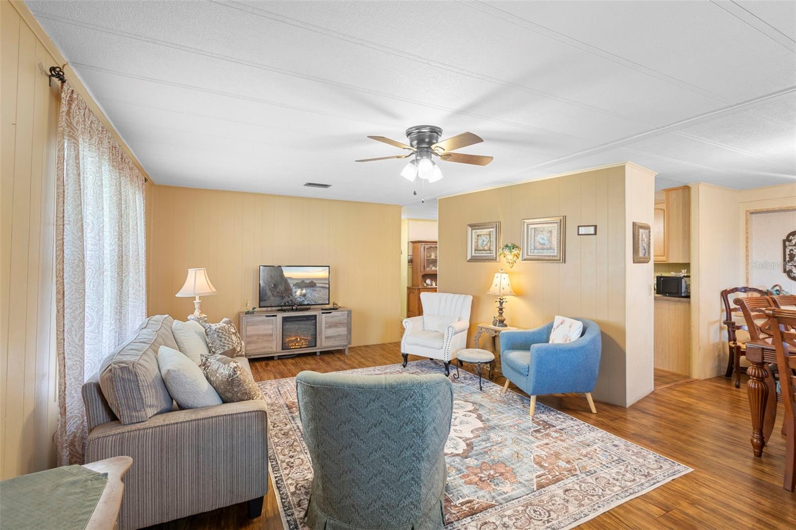 V4941713 Property Photo