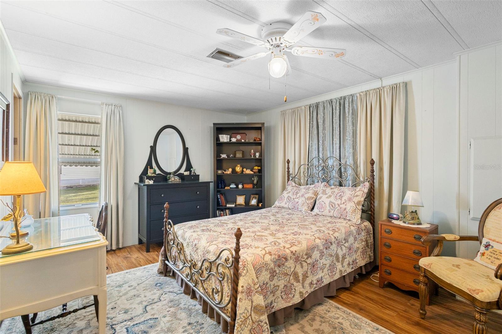 V4941713 Property Photo