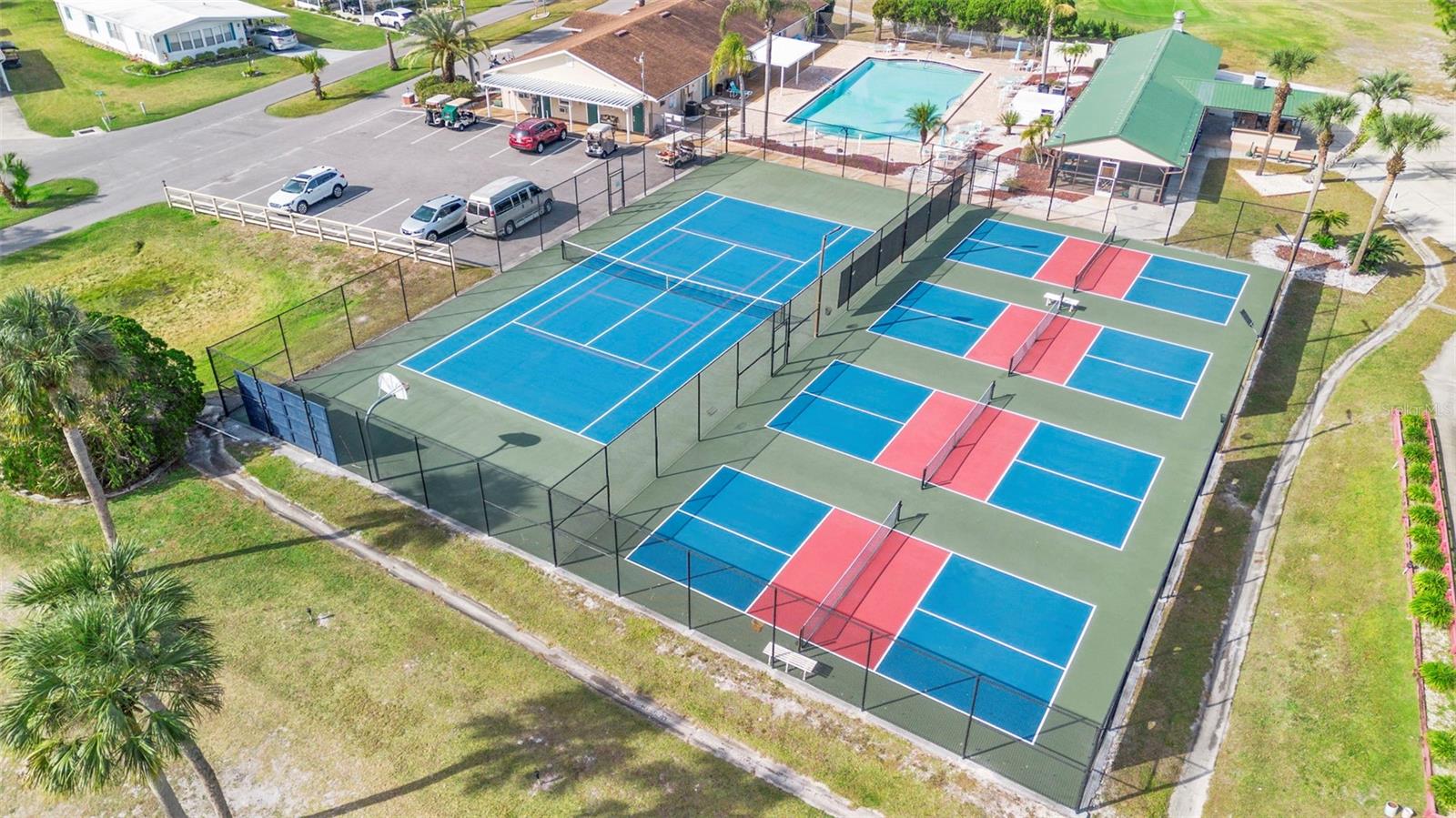 V4941713 Property Photo