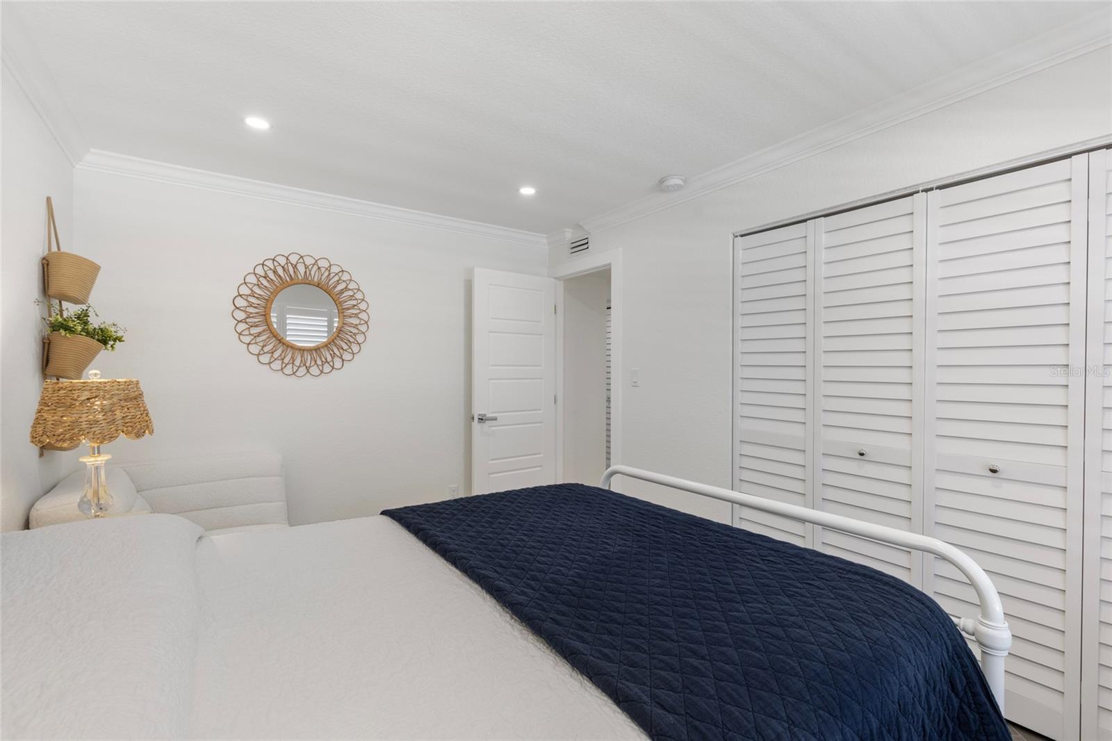 4390 EXETER DR #206, LONGBOAT KEY, FL, 34228