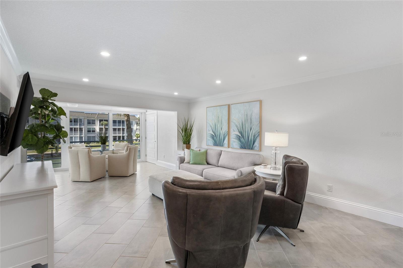 4390 EXETER DR #206, LONGBOAT KEY, FL, 34228