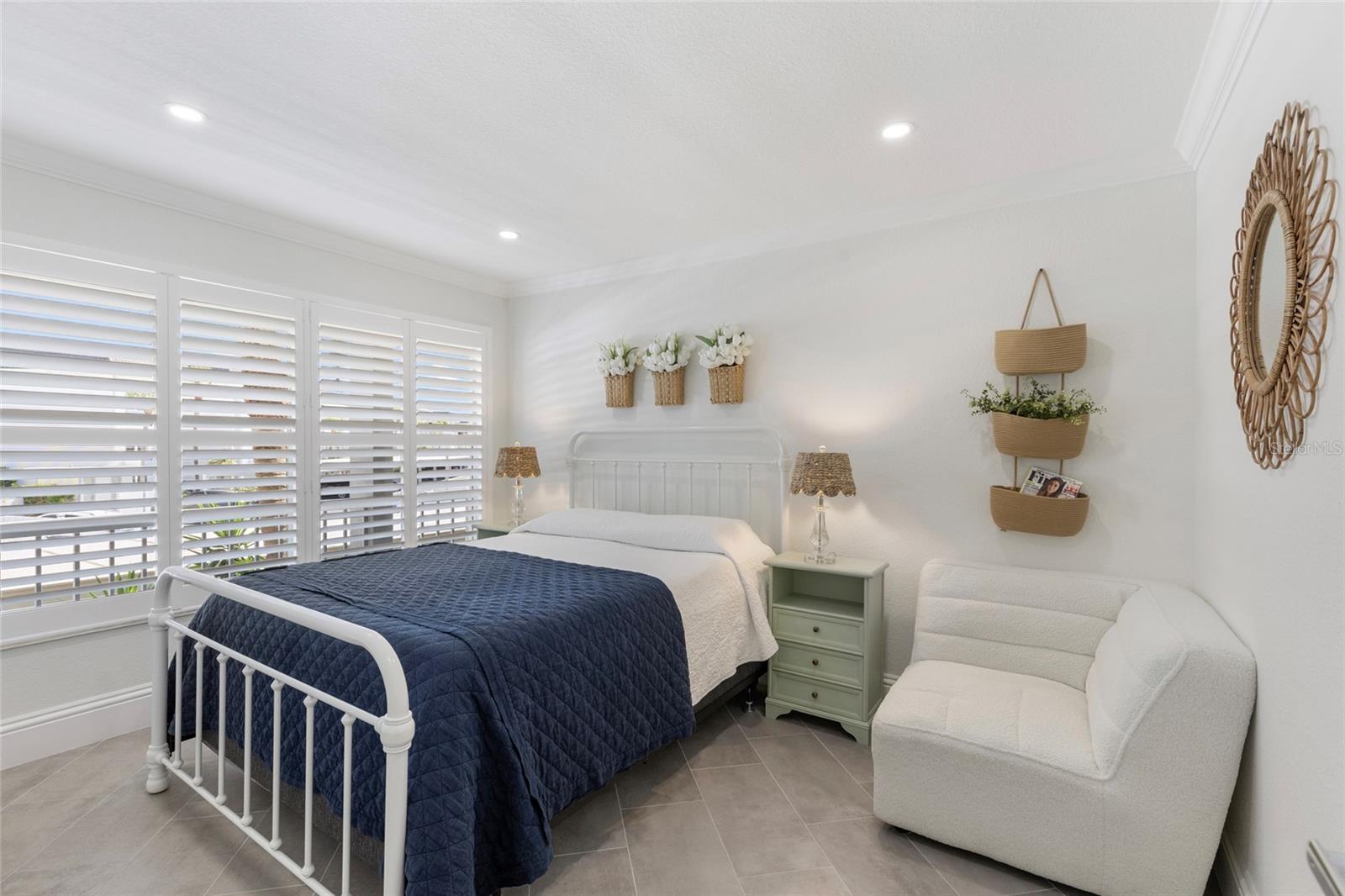 4390 EXETER DR #206, LONGBOAT KEY, FL, 34228