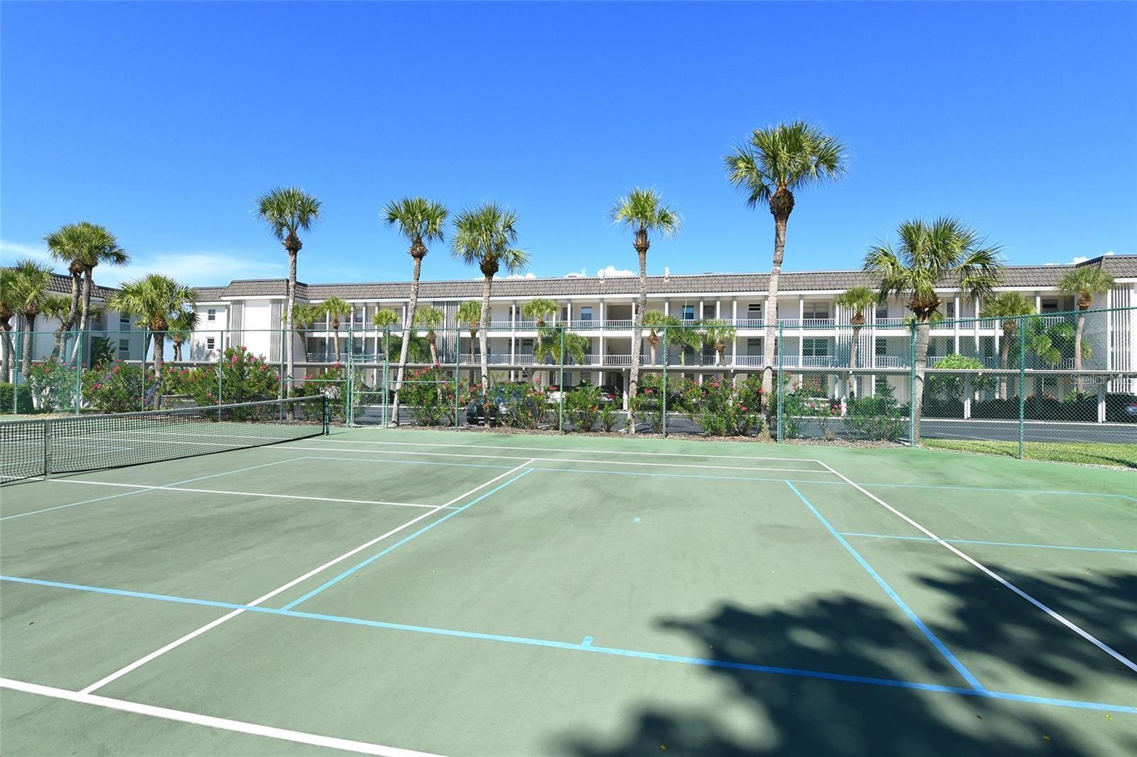 4390 EXETER DR #206, LONGBOAT KEY, FL, 34228