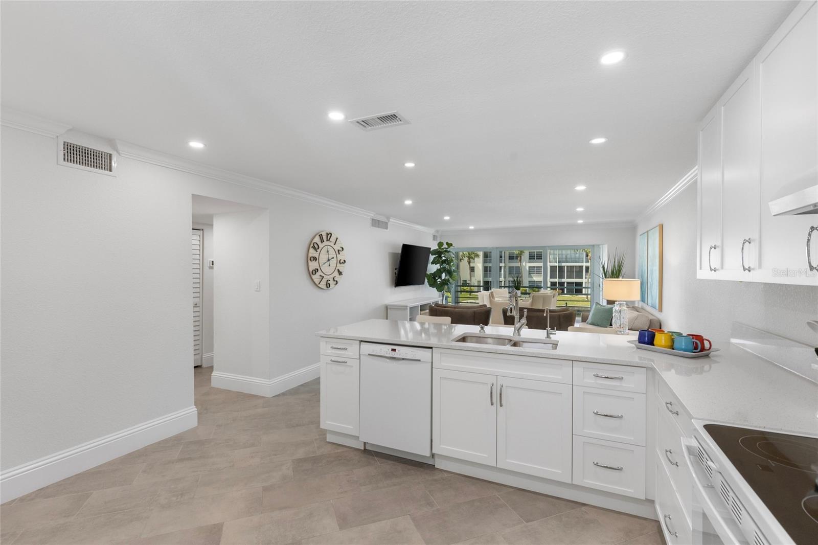 4390 EXETER DR #206, LONGBOAT KEY, FL, 34228