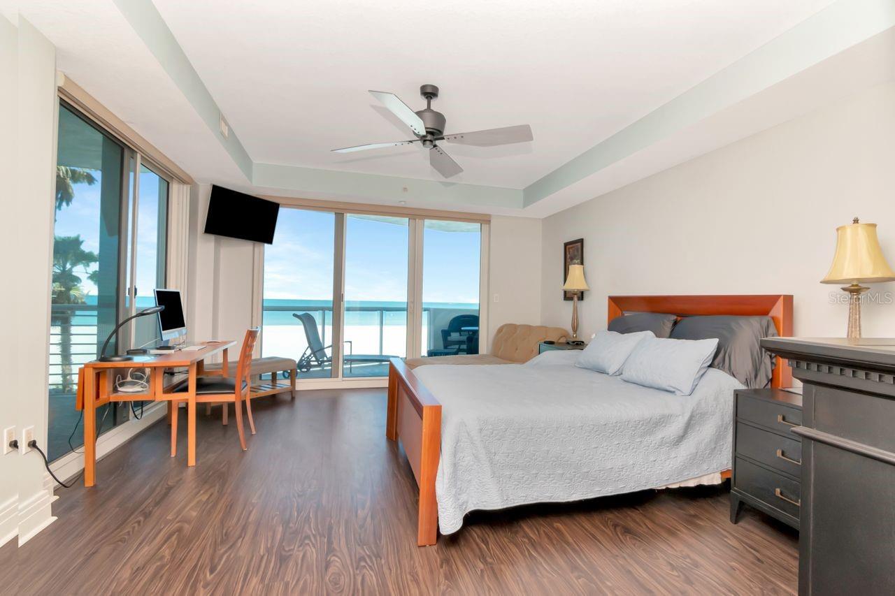 1350 GULF BLVD #301, CLEARWATER BEACH, FL, 33767